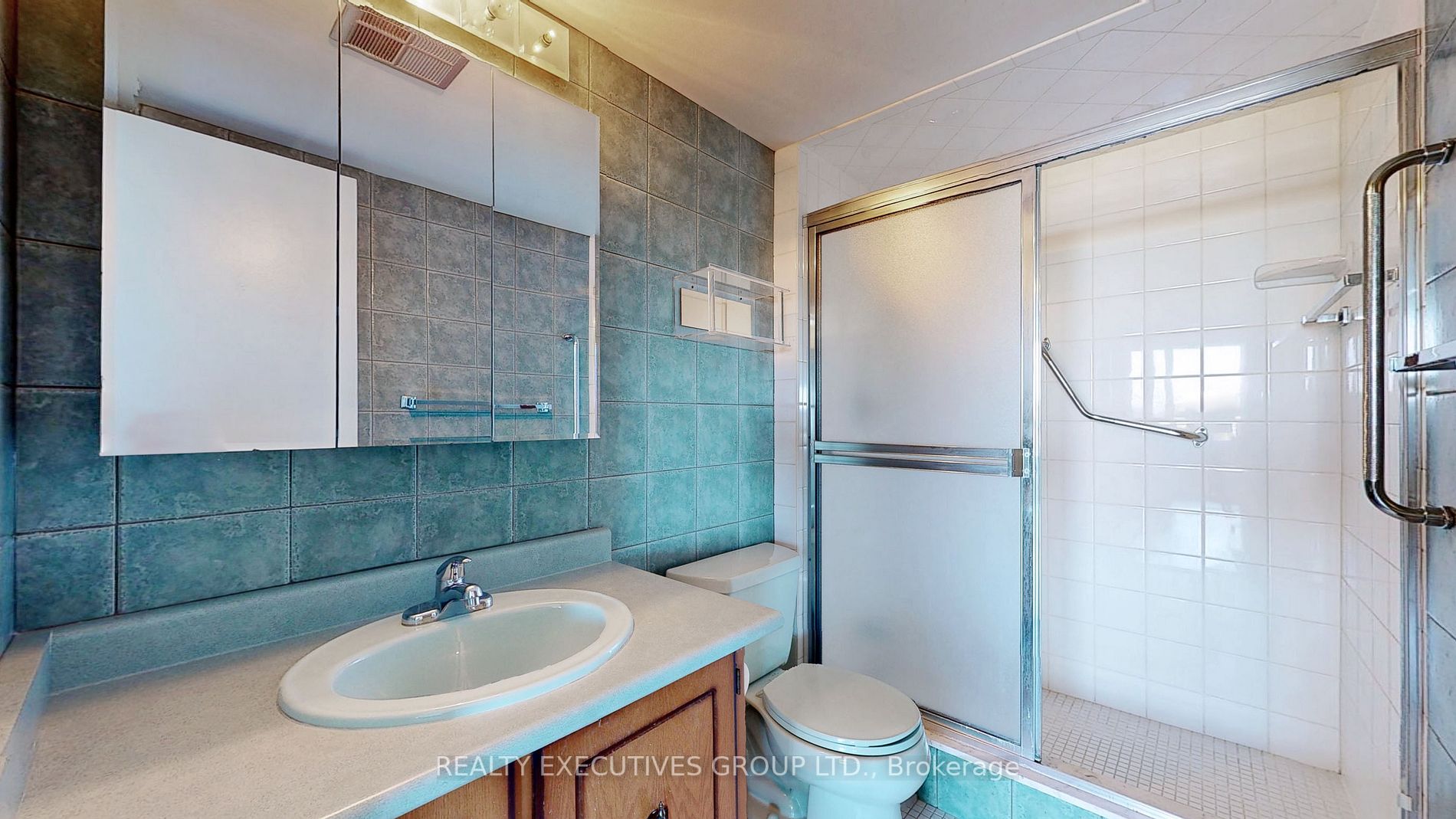 8111 Yonge St, #1805