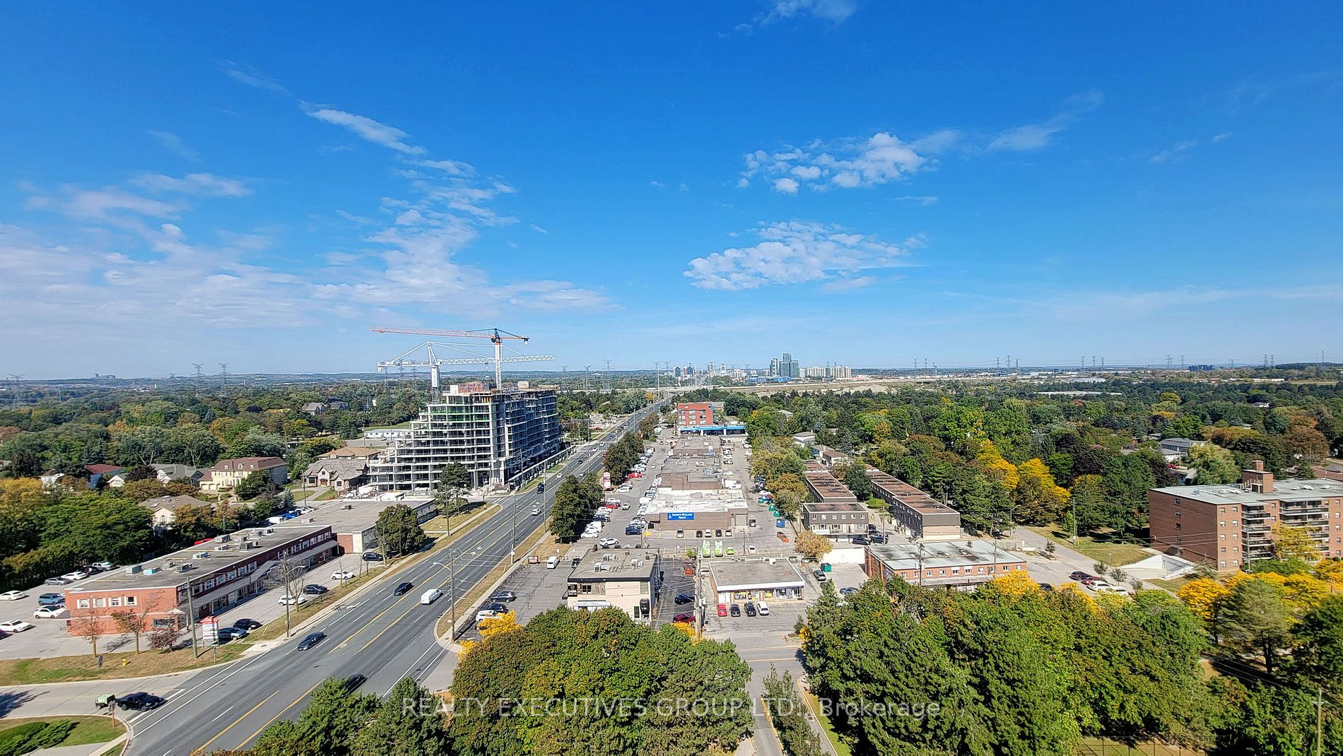 8111 Yonge St, #1805