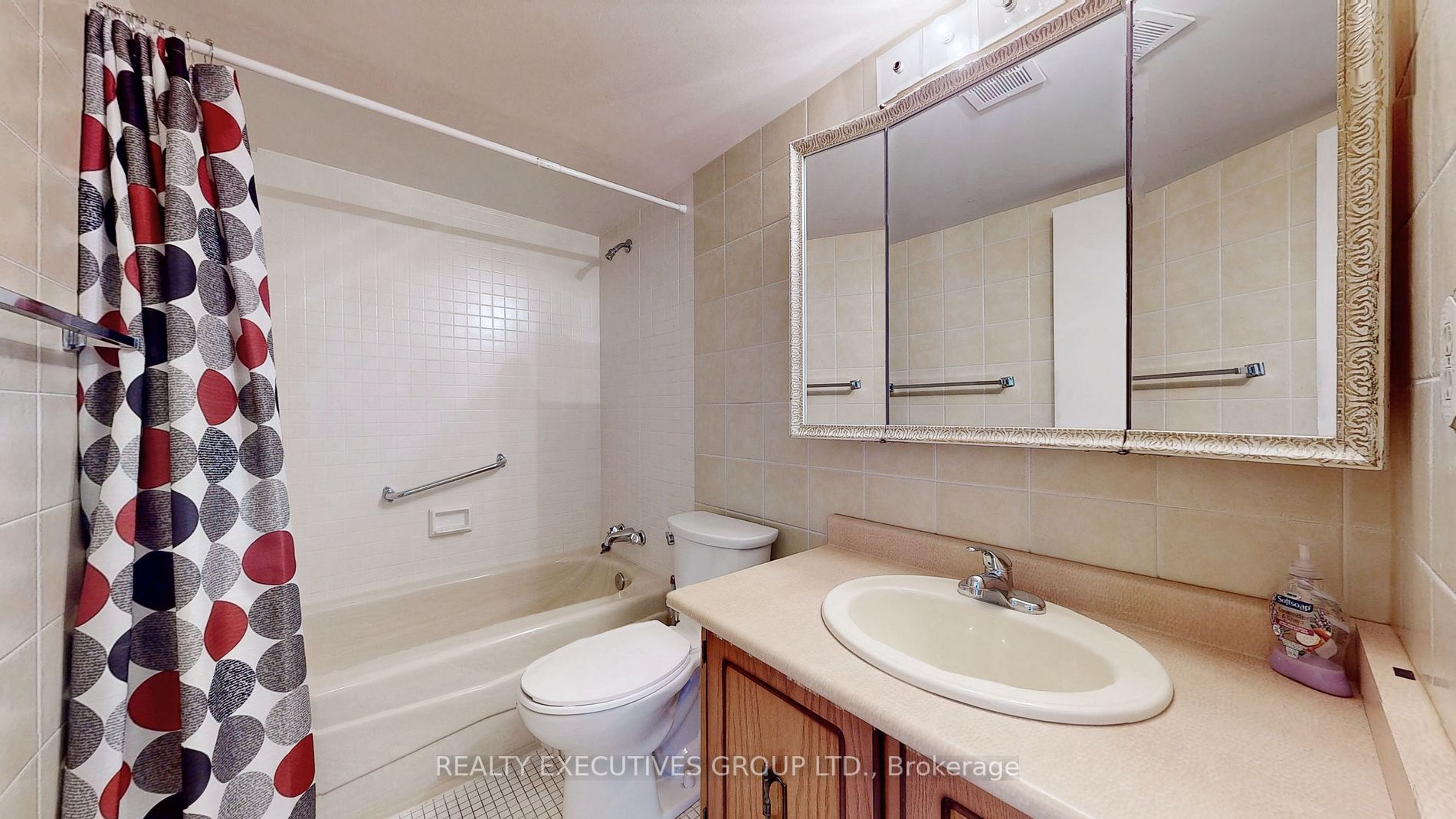 8111 Yonge St, #1805