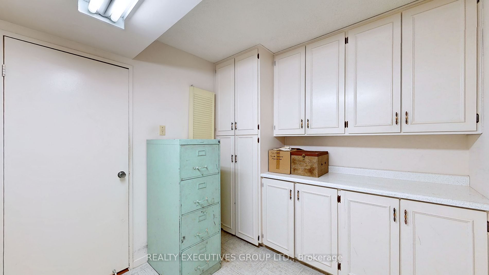 8111 Yonge St, #1805