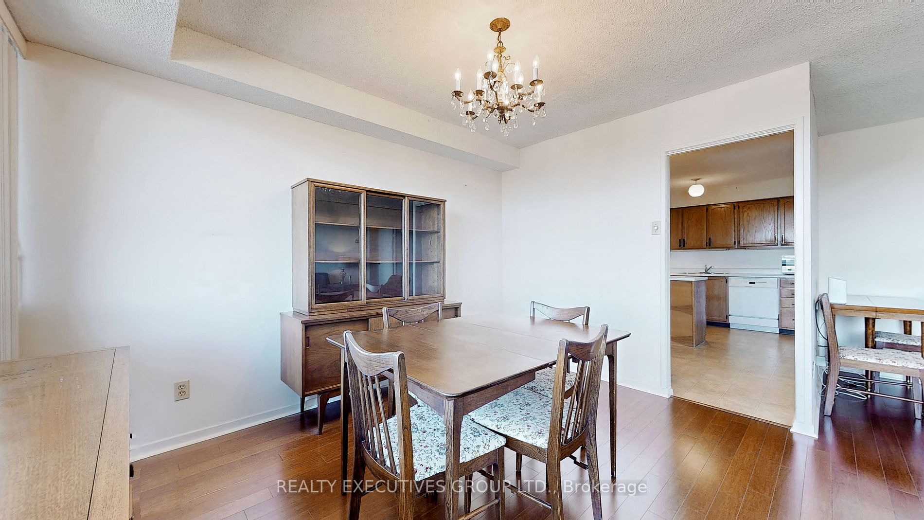 8111 Yonge St, #1805