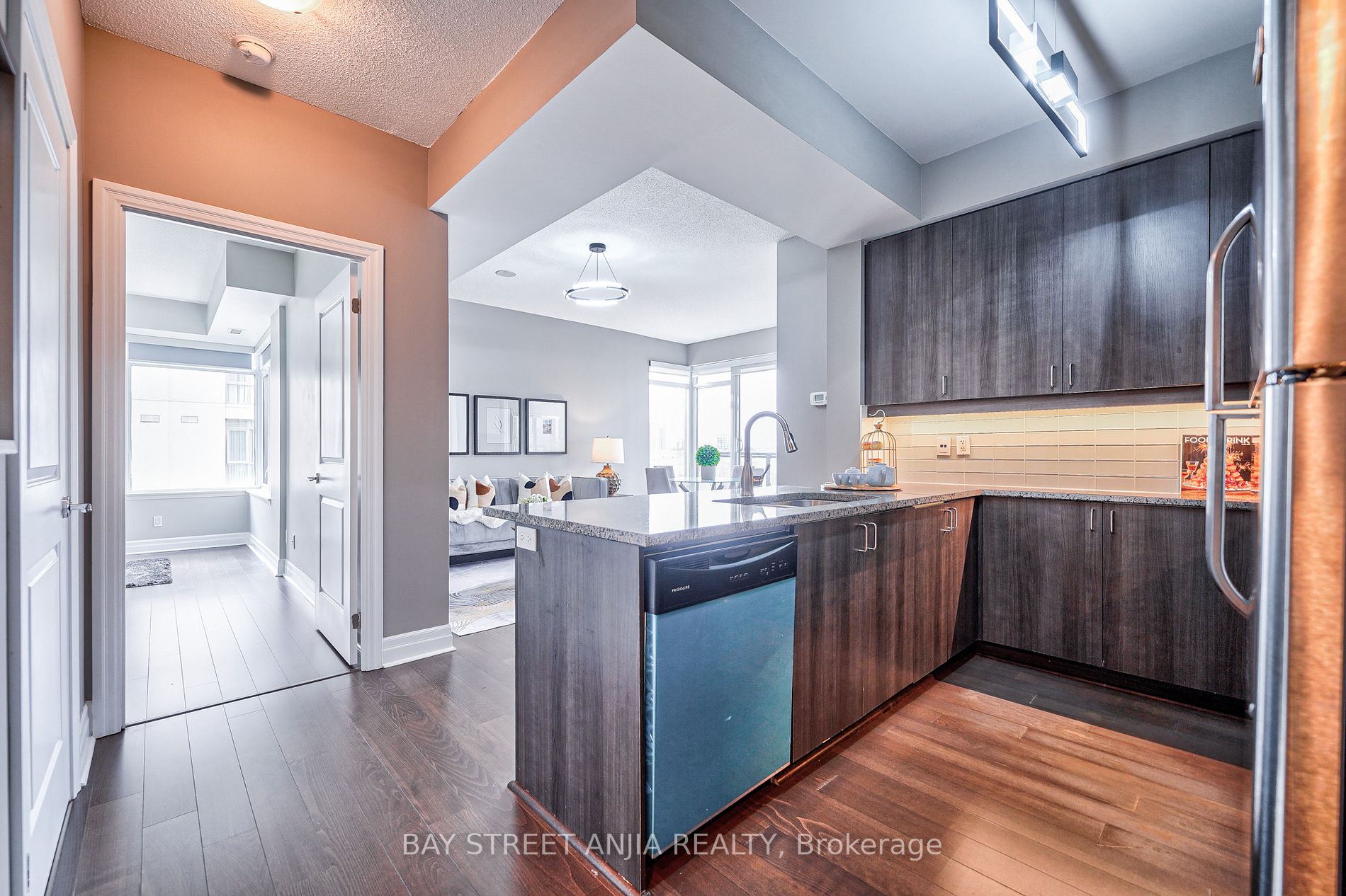 8110 Birchmount Rd, #522