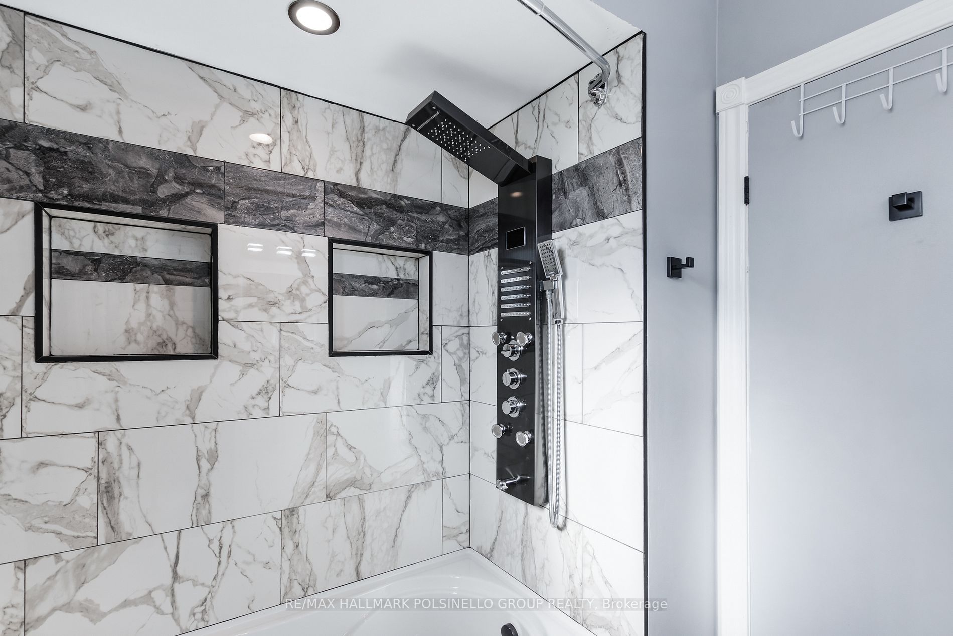 9 Castille Cres