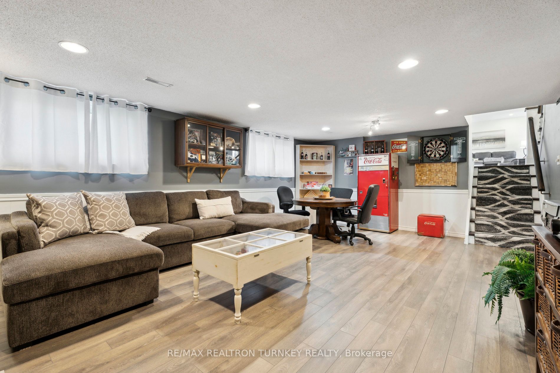 11 Wright Dr