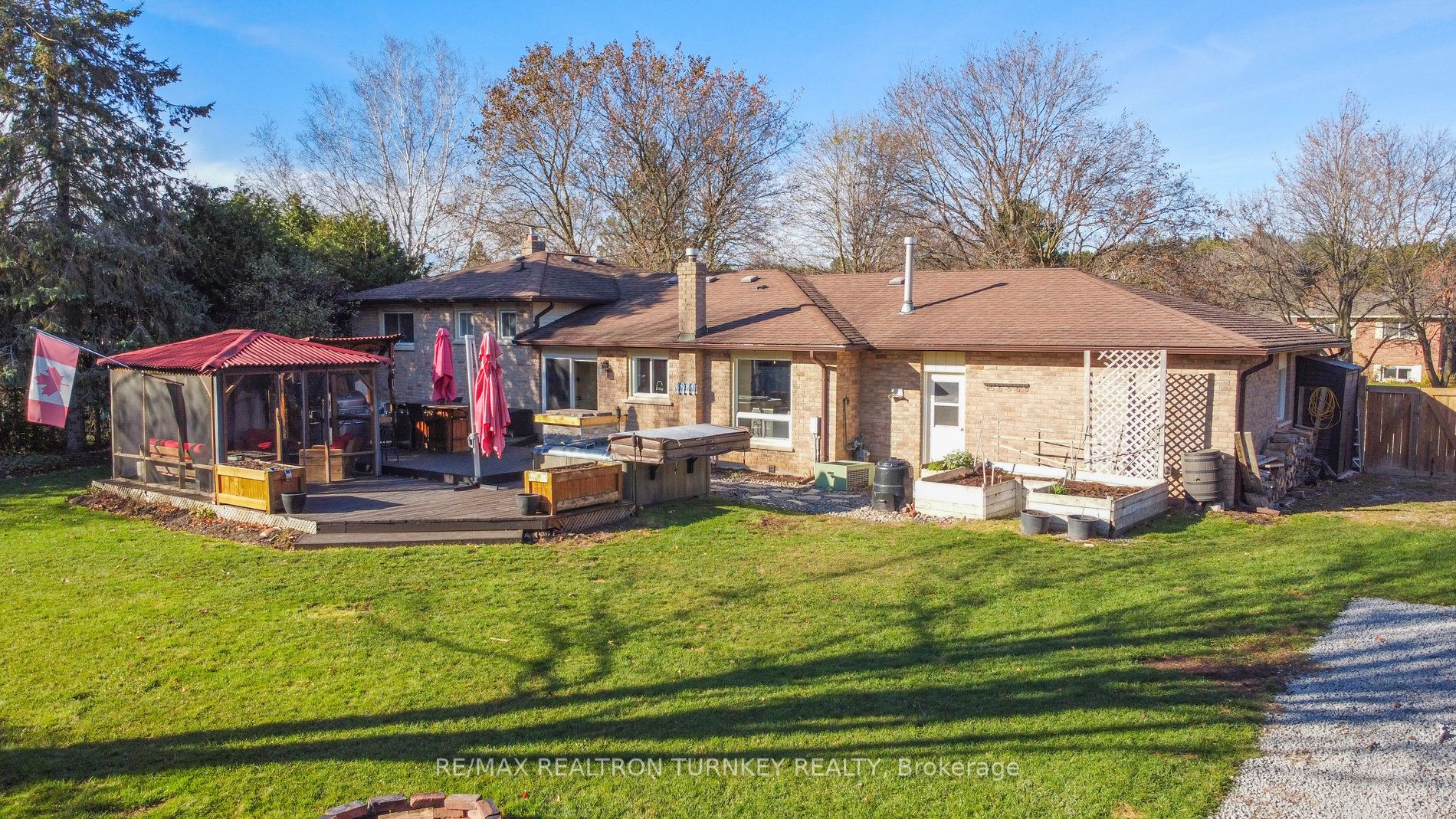11 Wright Dr