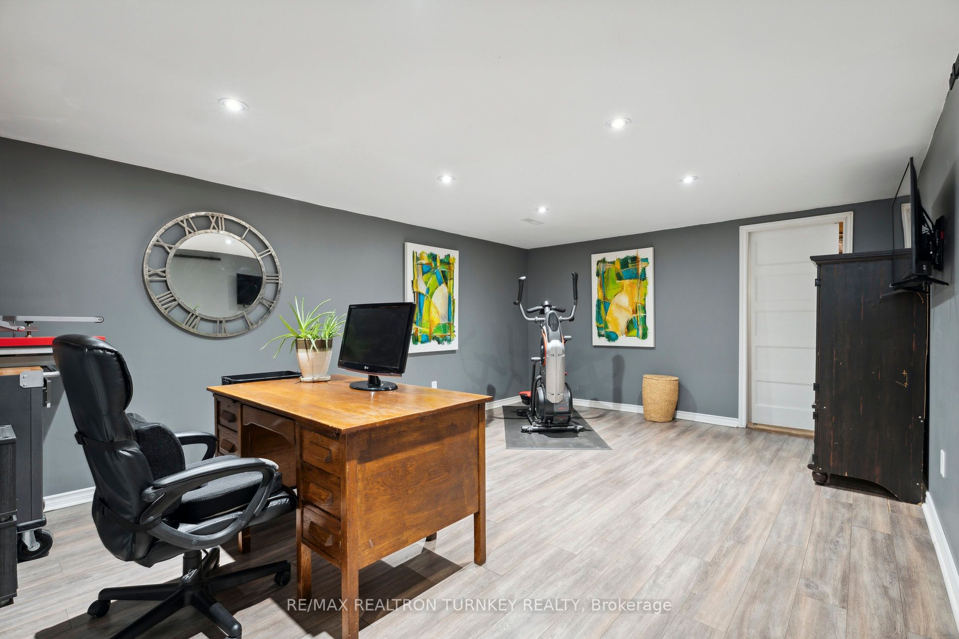 11 Wright Dr