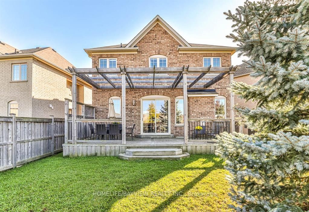 50 Mansard Dr