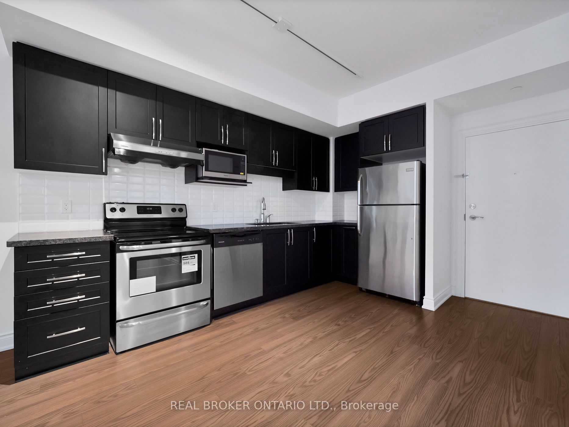 89 South Town Centre Blvd, #601