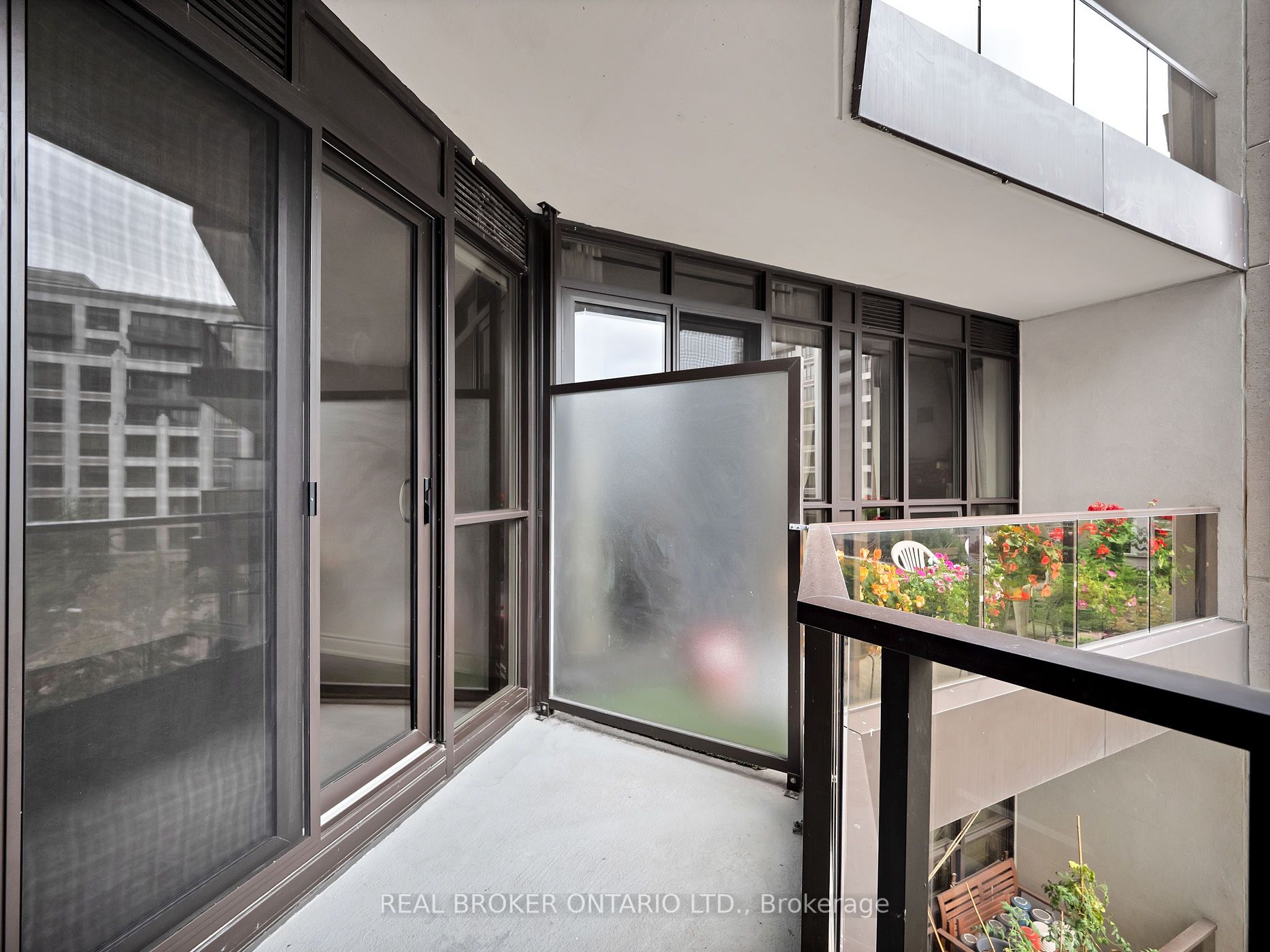 89 South Town Centre Blvd, #601