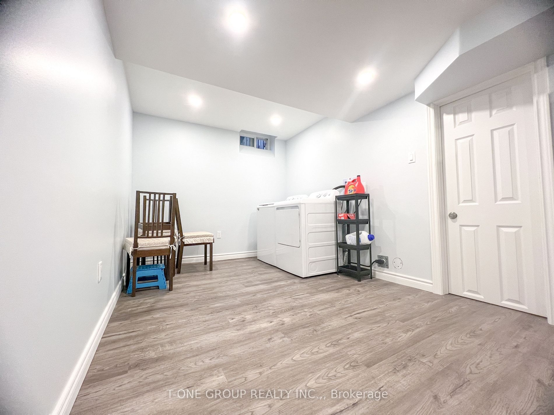4 Fairholme Dr