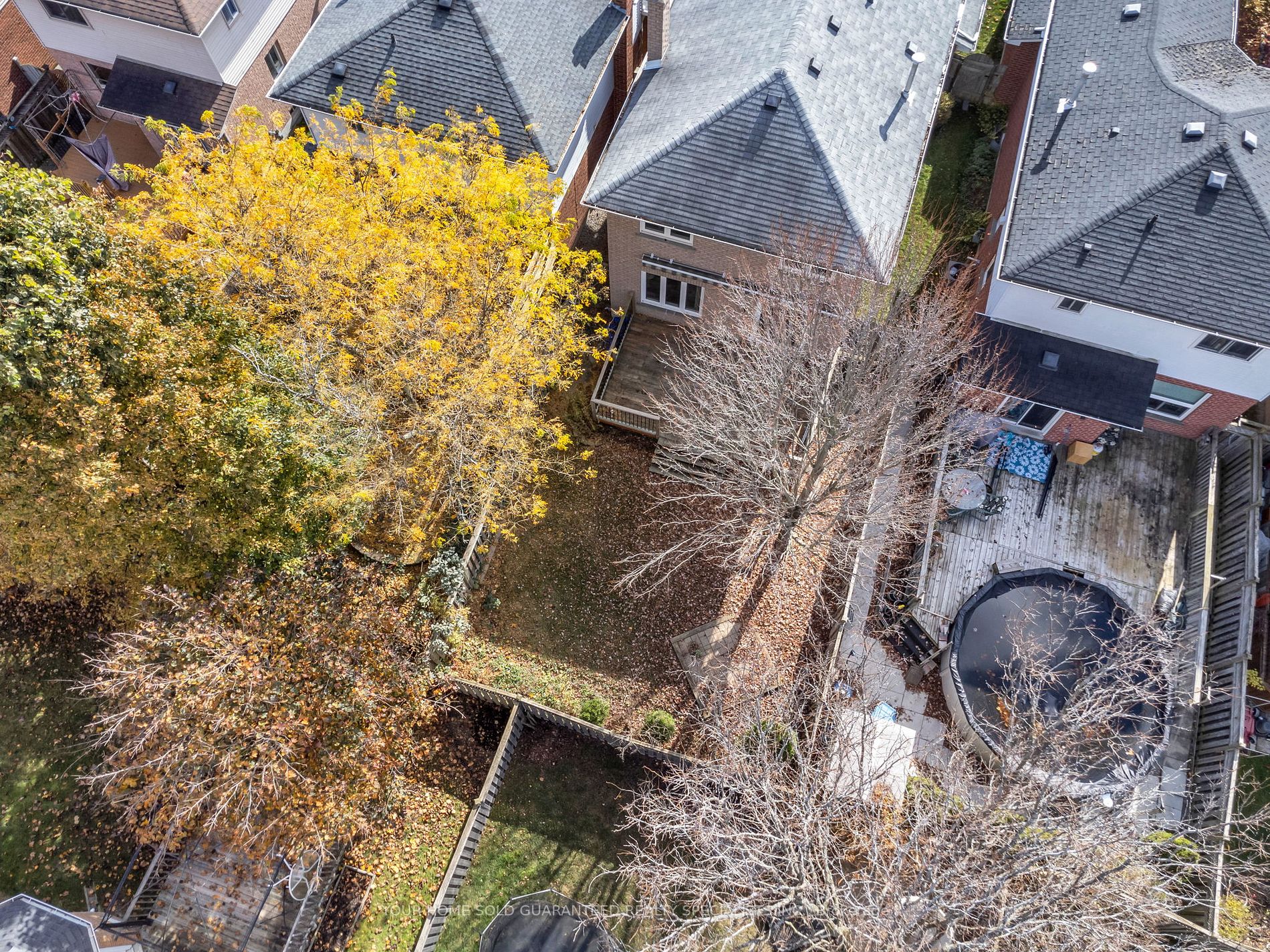 377 Pickering Cres