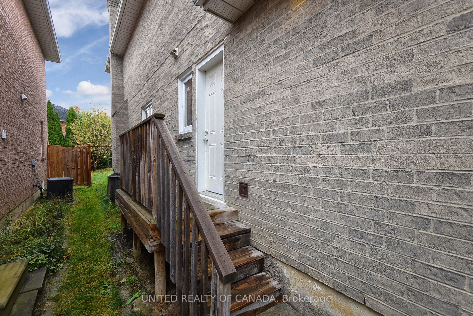 68 Blackmore Ave