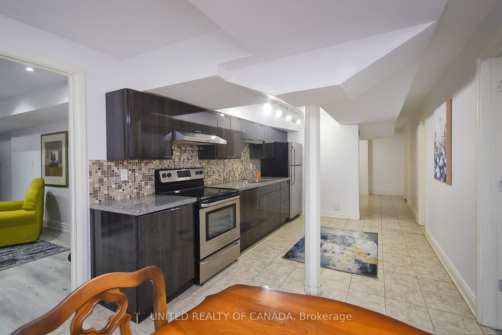 68 Blackmore Ave