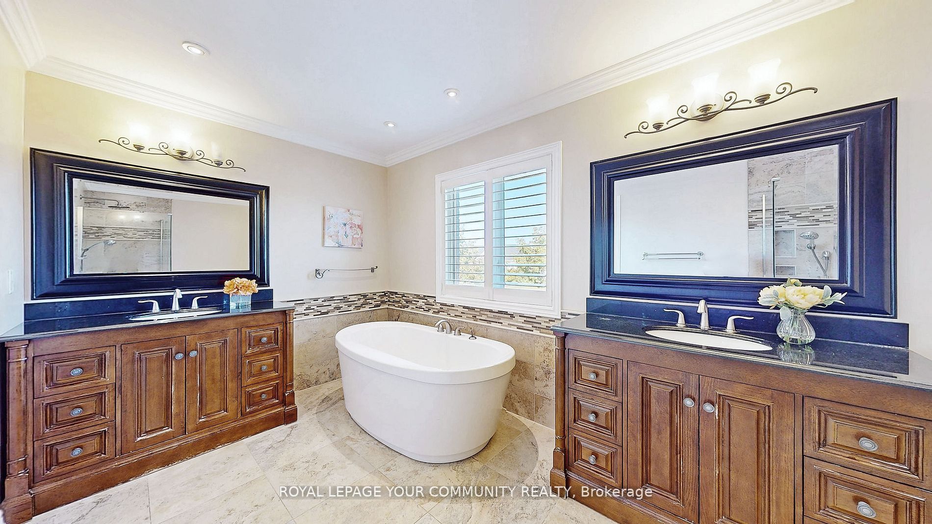8 Candlewood Crt
