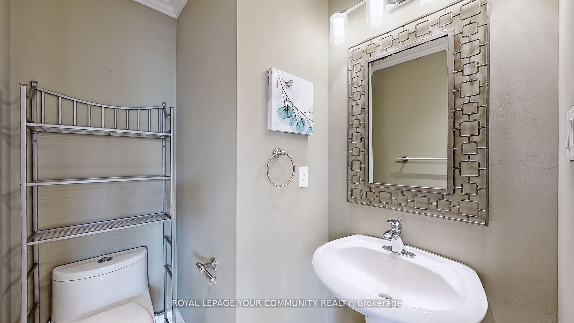 8 Candlewood Crt
