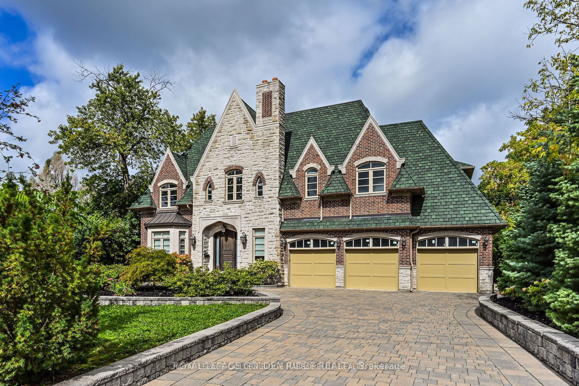 148 Hillsview Dr