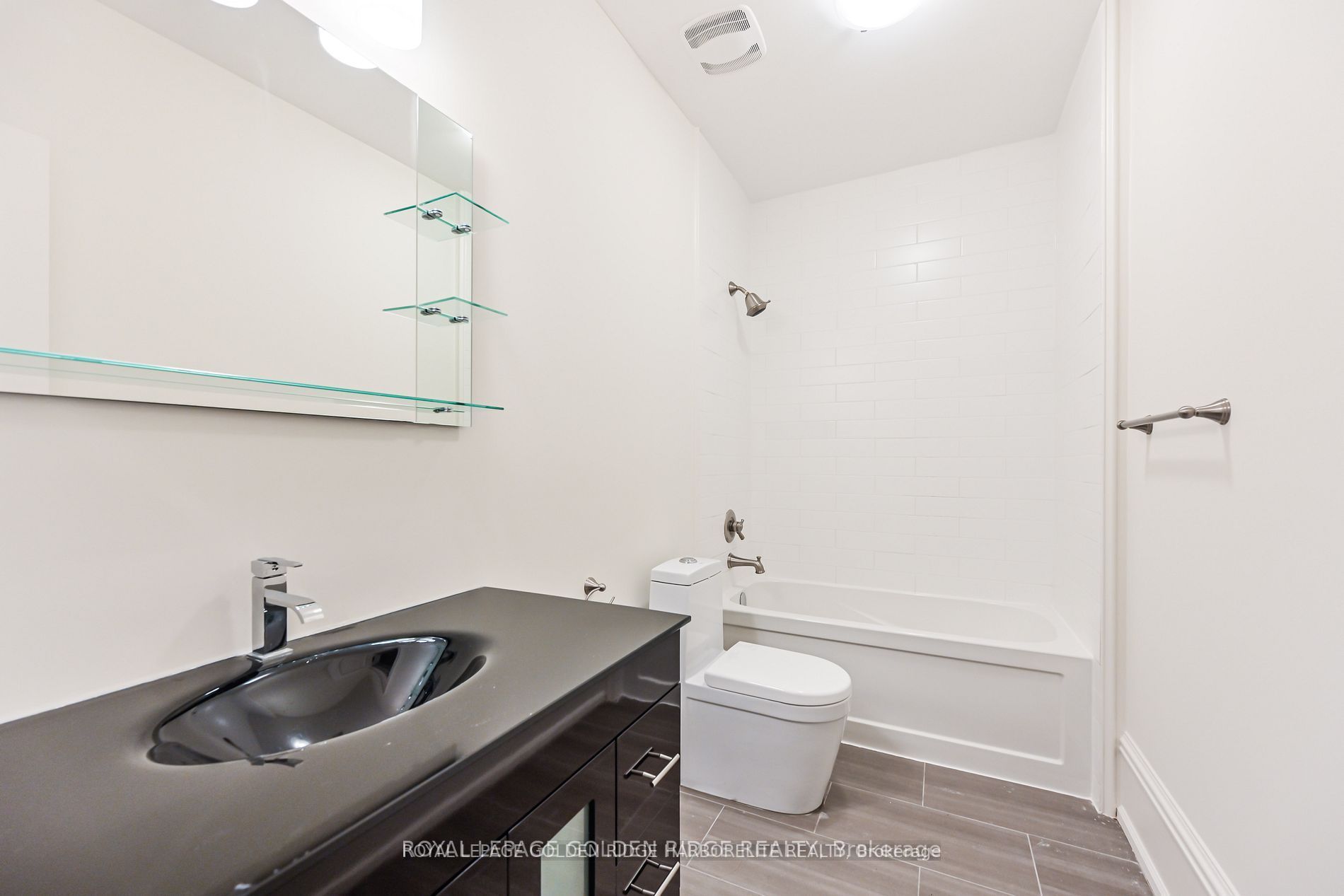 148 Hillsview Dr