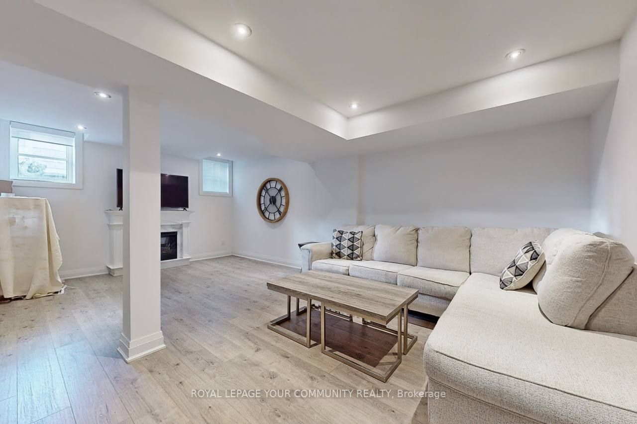 155 Paradelle Dr