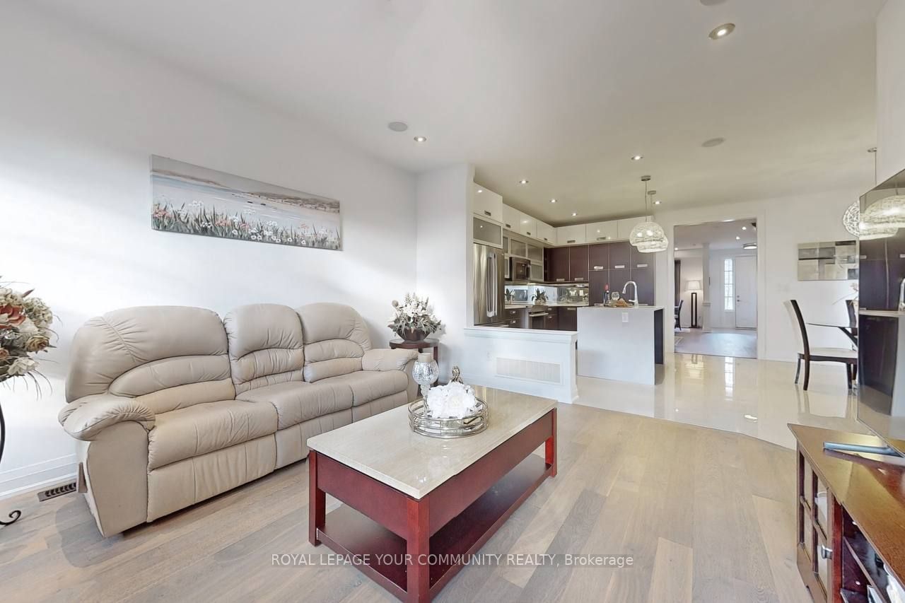155 Paradelle Dr