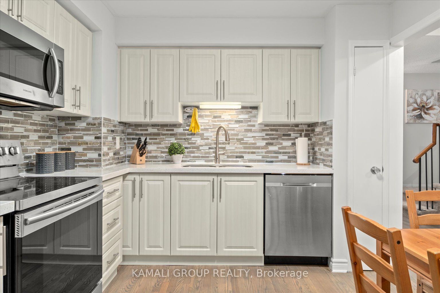 682 Gibney Cres, #17
