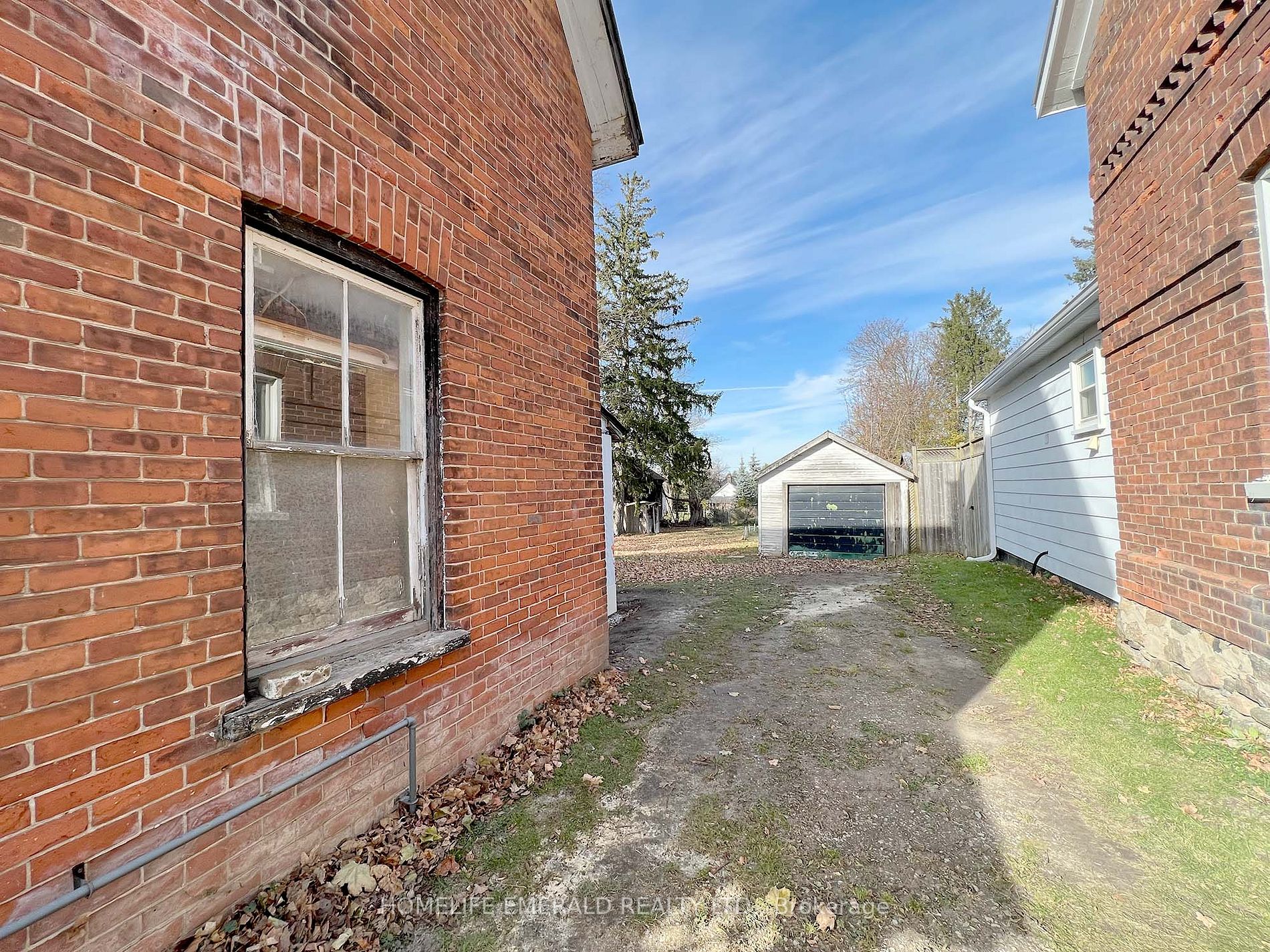 19 Robert St