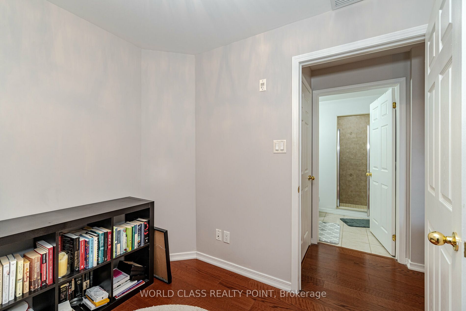 8 Maison Parc Crt, #204