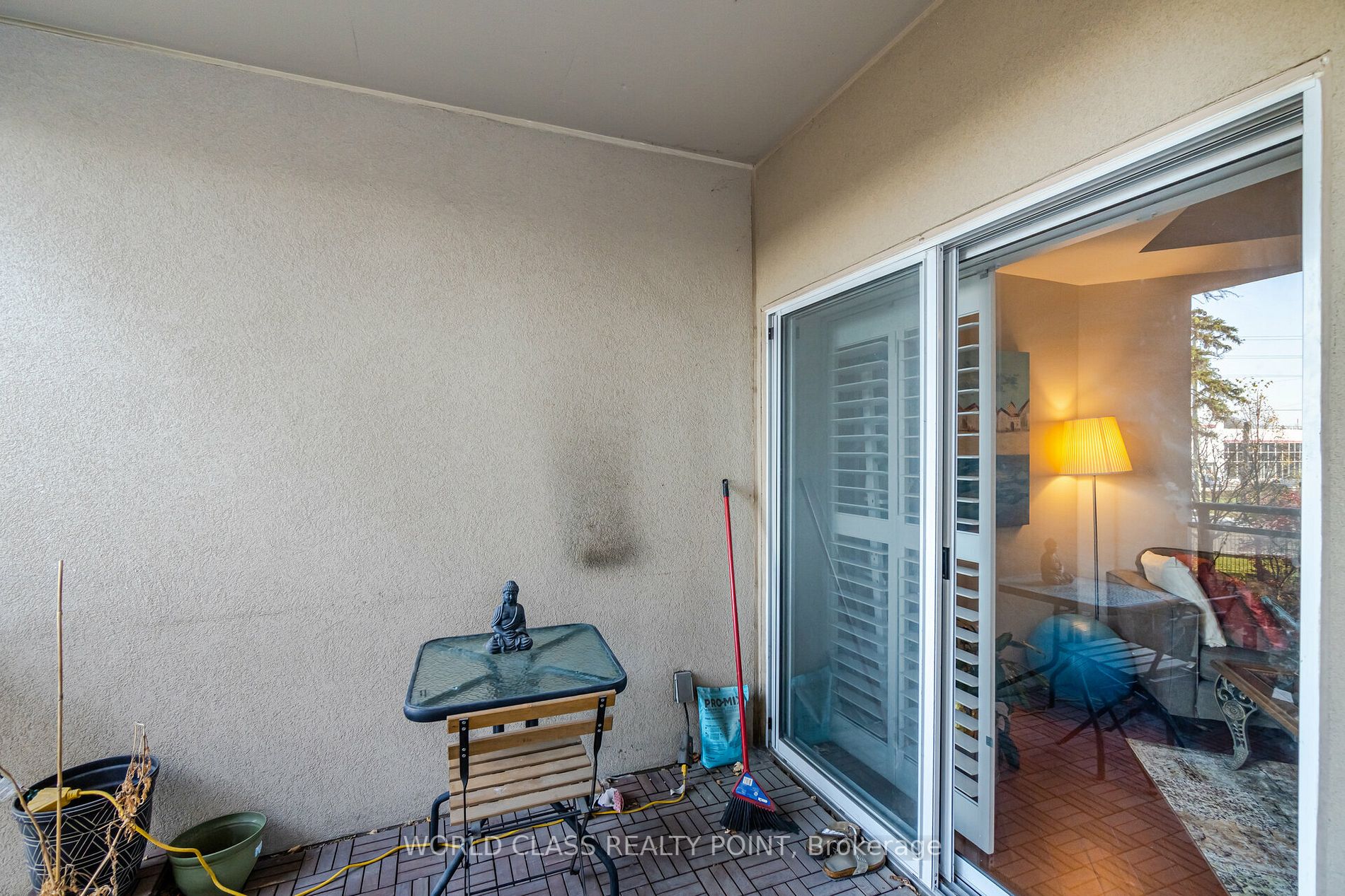 8 Maison Parc Crt, #204