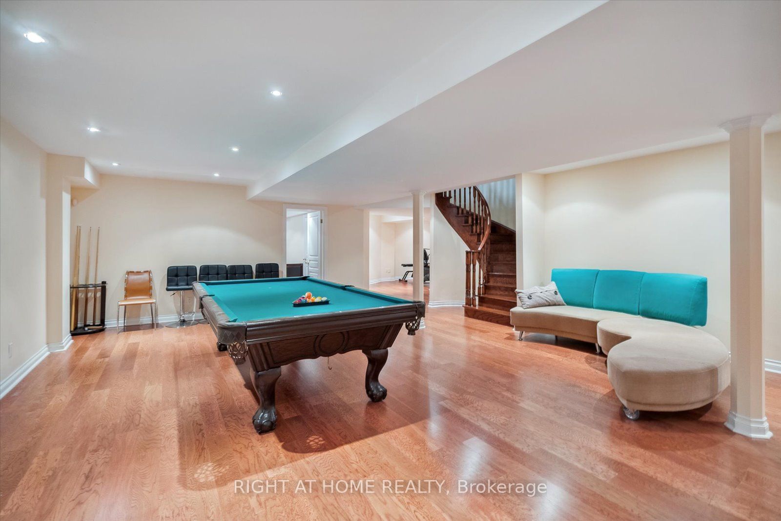 77 Auburndale Dr