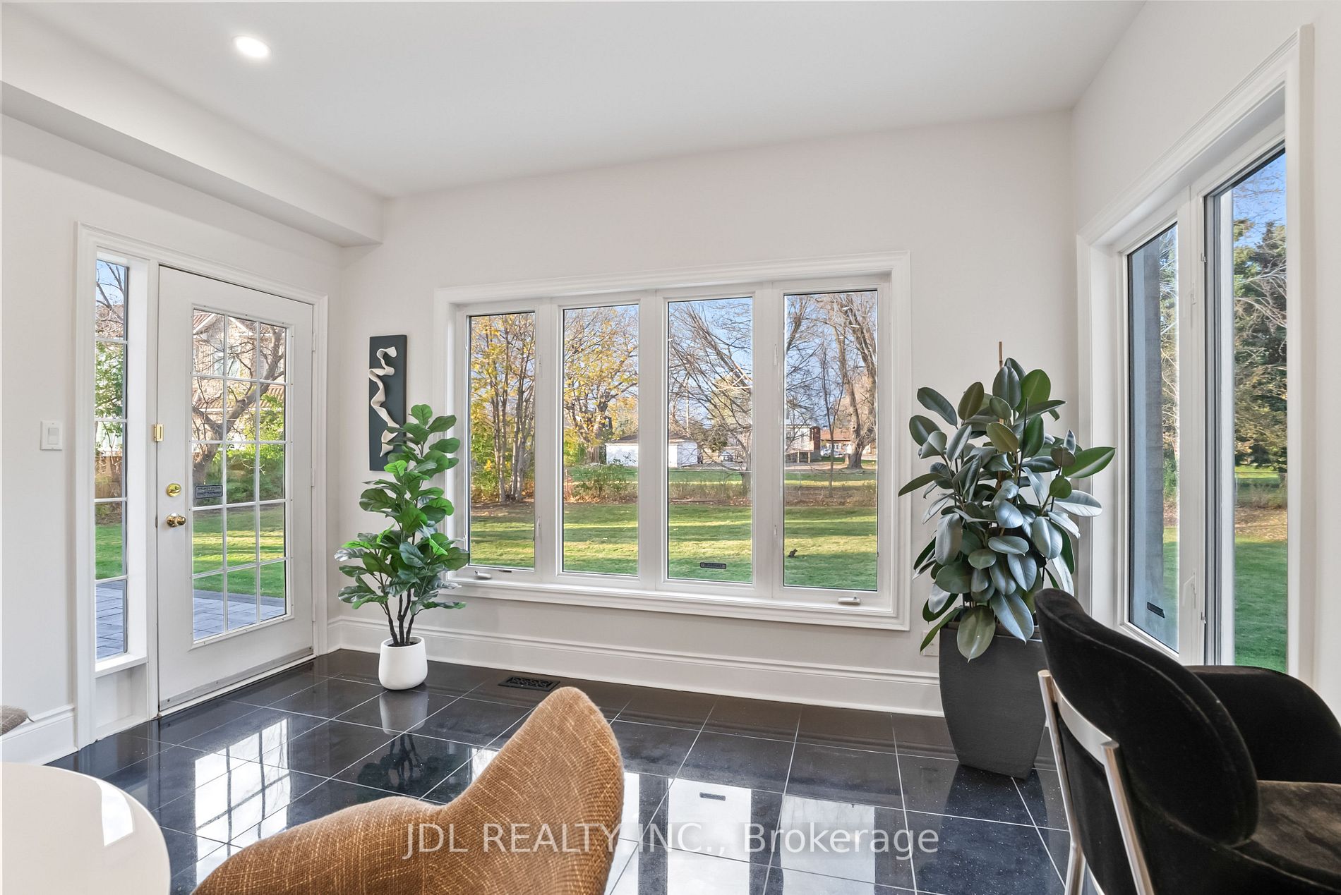 16 Chiavatti Dr