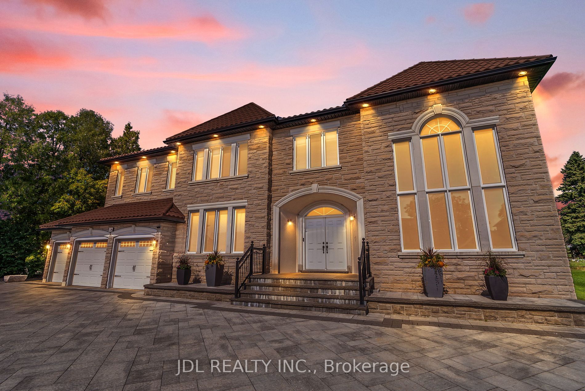 16 Chiavatti Dr