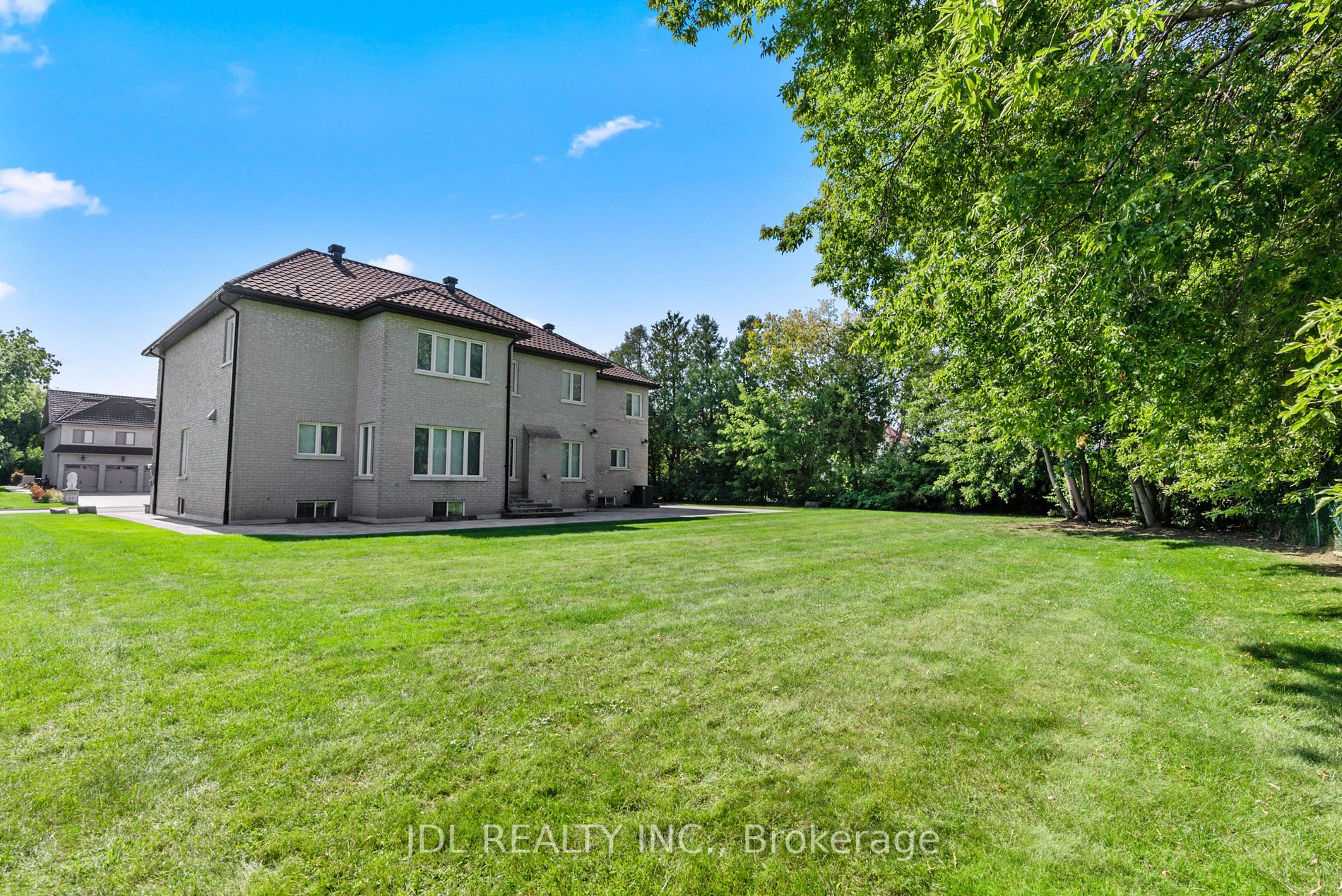 16 Chiavatti Dr