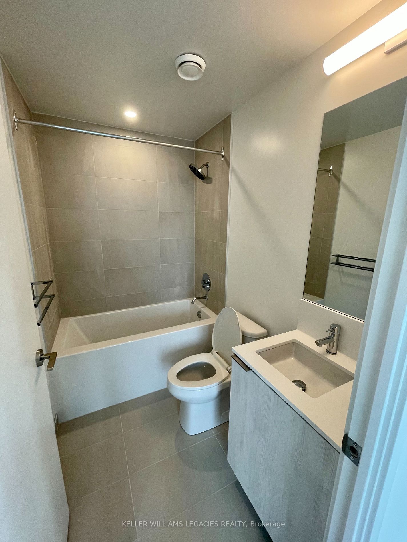 7890 Jane St, #5509