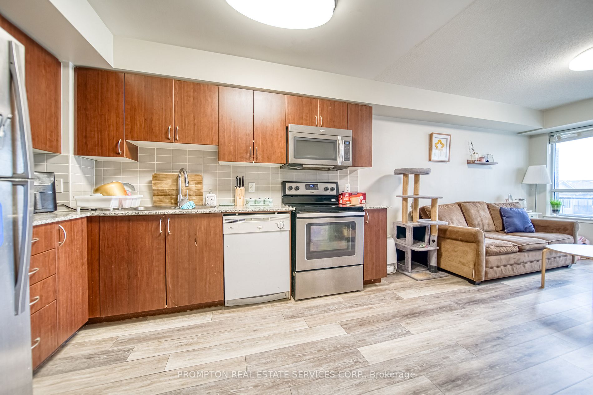 372 Highway 7 Rd E, #327