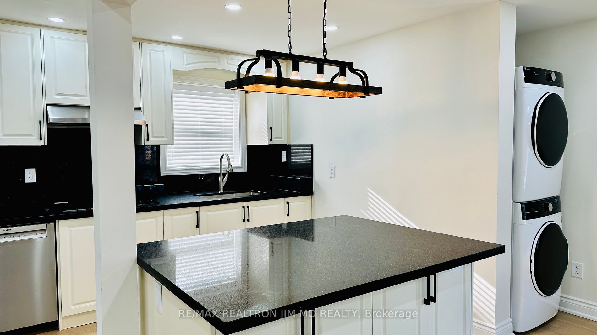 90 Boothbay Cres, #Upper
