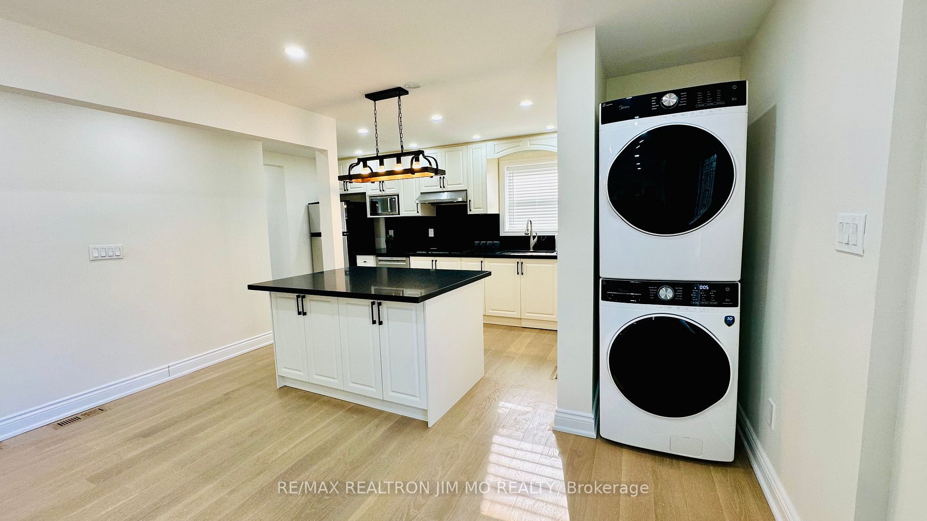 90 Boothbay Cres, #Upper