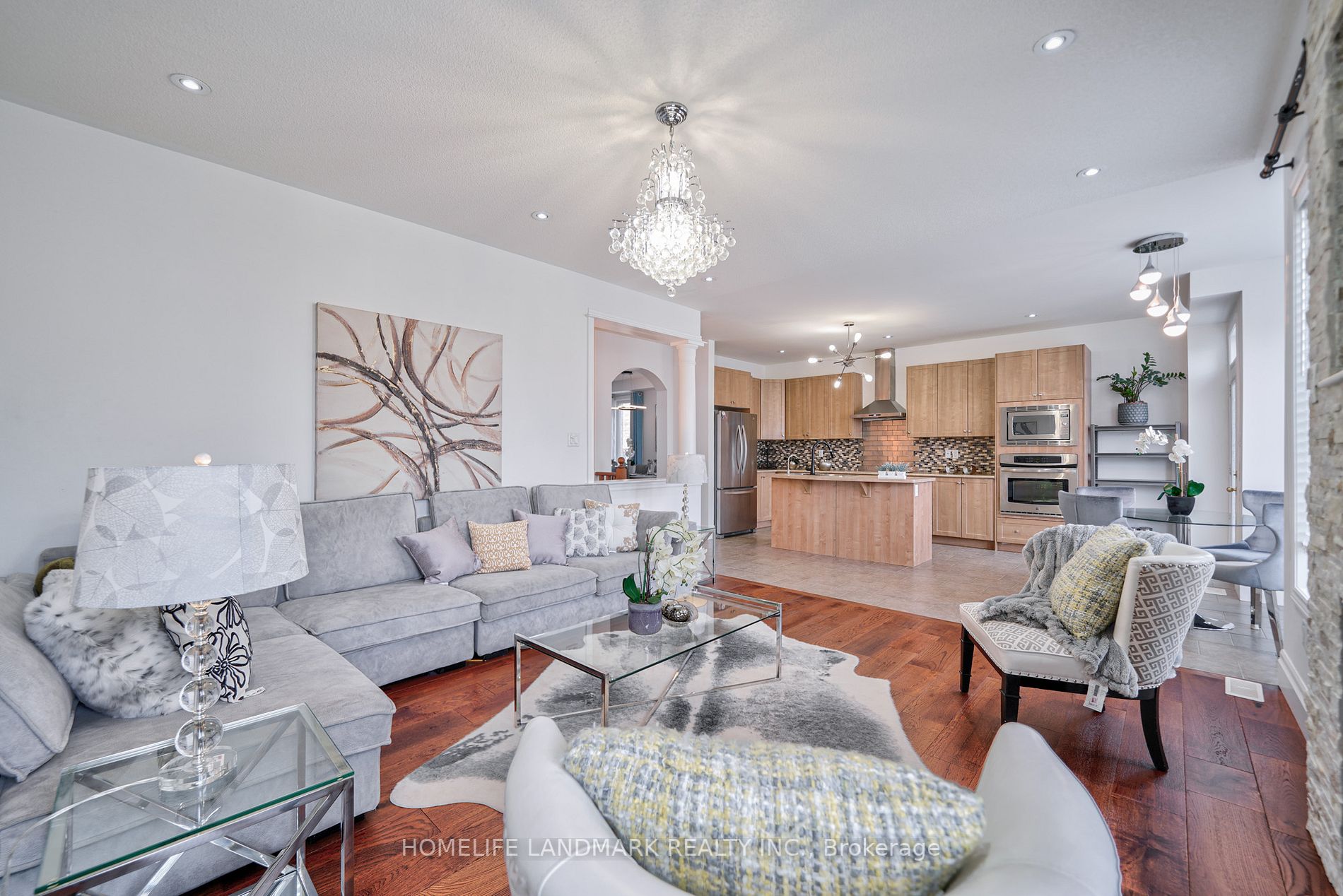 35 Yakefarm Blvd