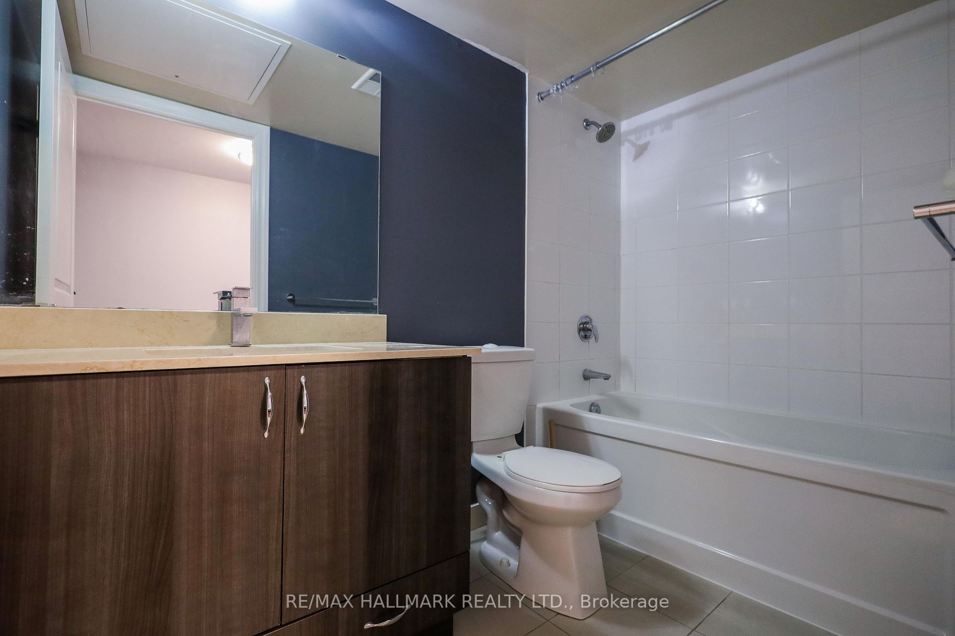 8110 Birchmount Ave, #401