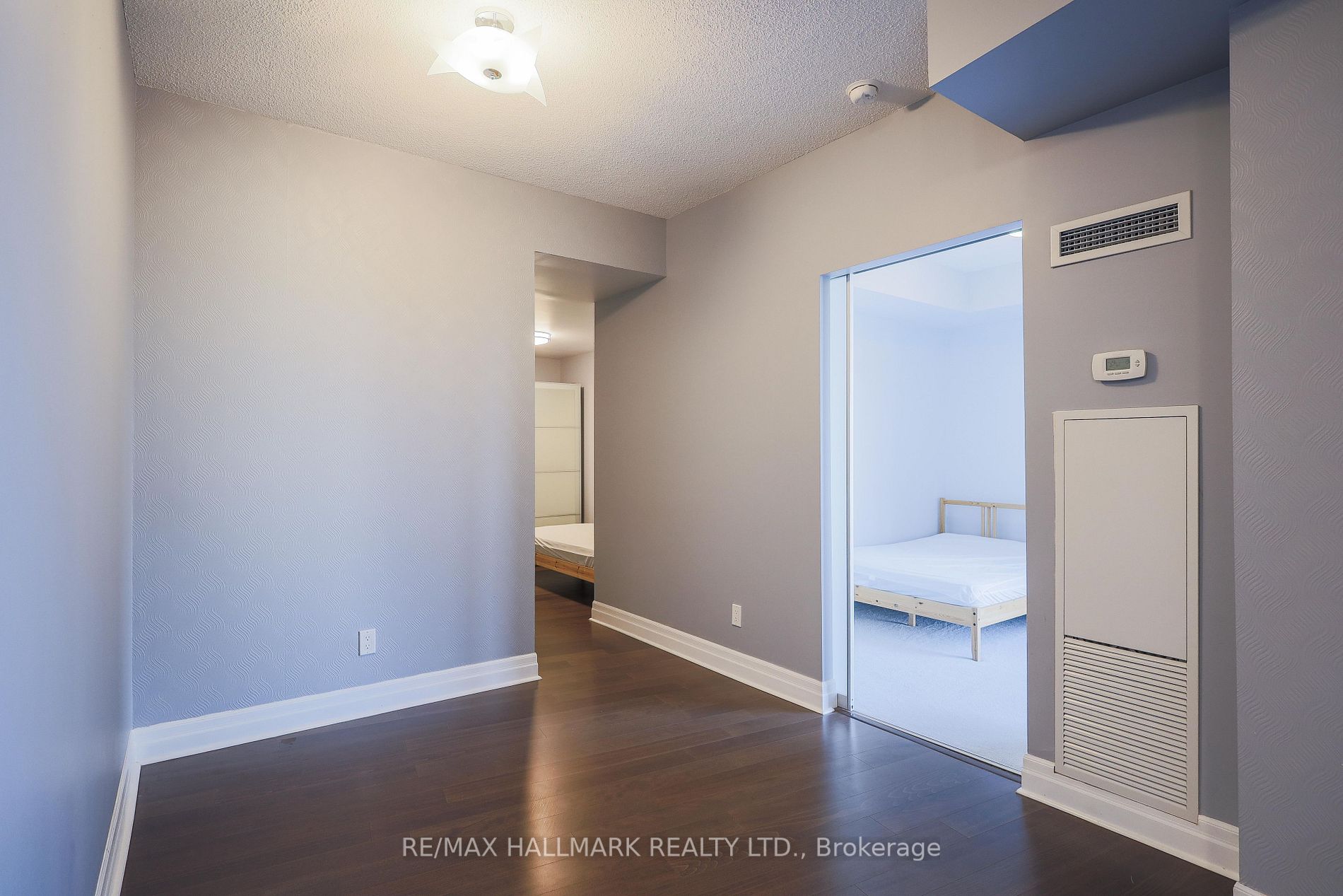 8110 Birchmount Ave, #401