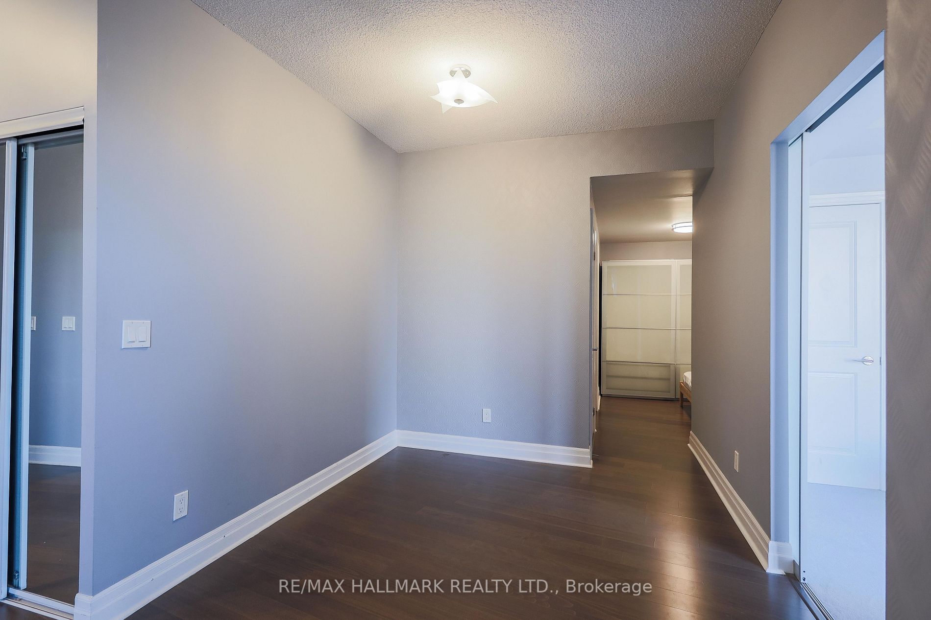 8110 Birchmount Ave, #401