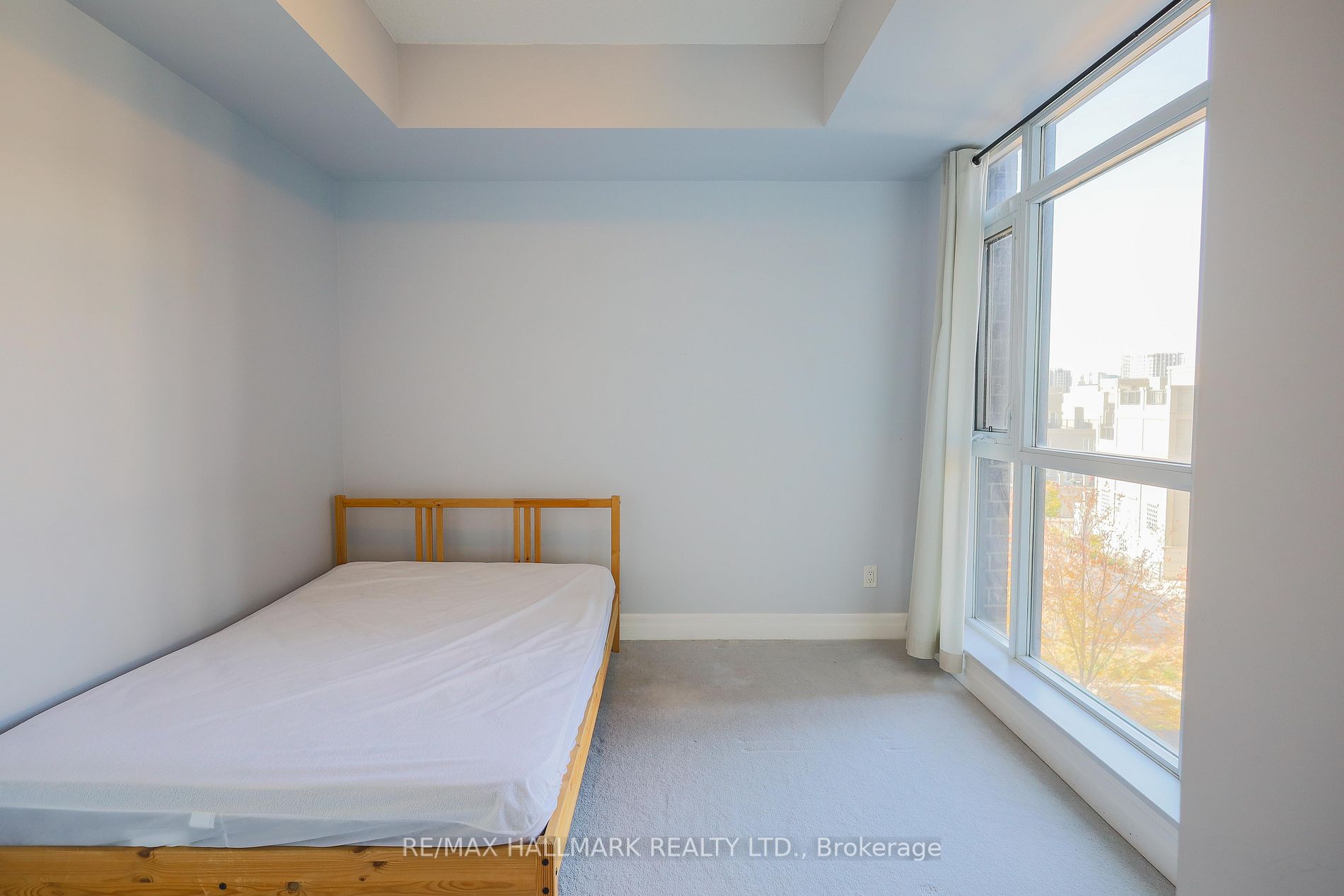 8110 Birchmount Ave, #401