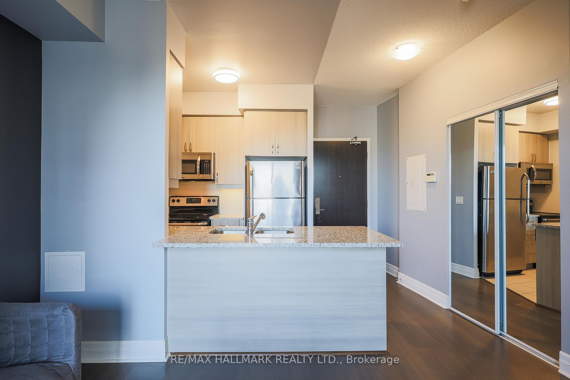 8110 Birchmount Ave, #401