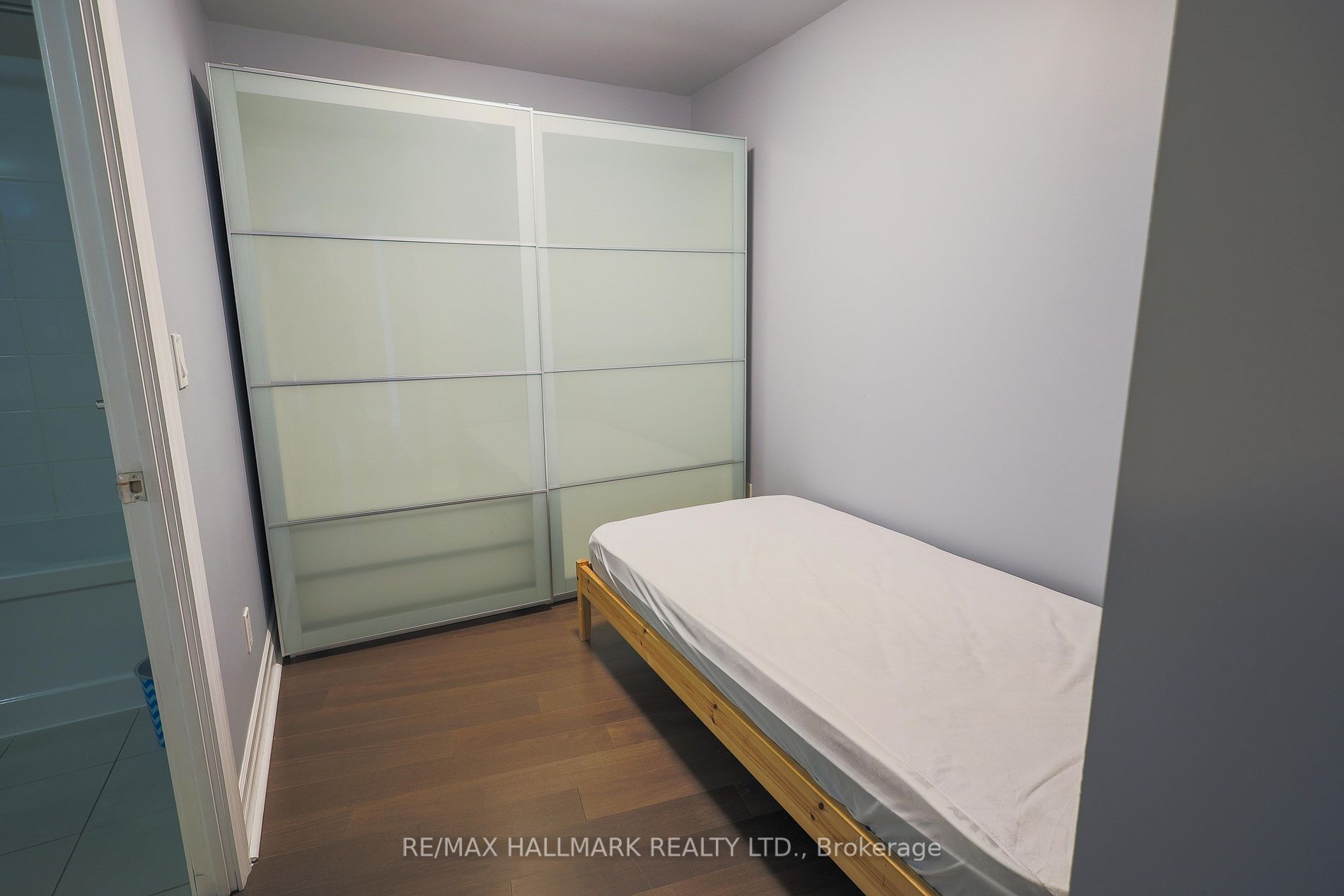 8110 Birchmount Ave, #401