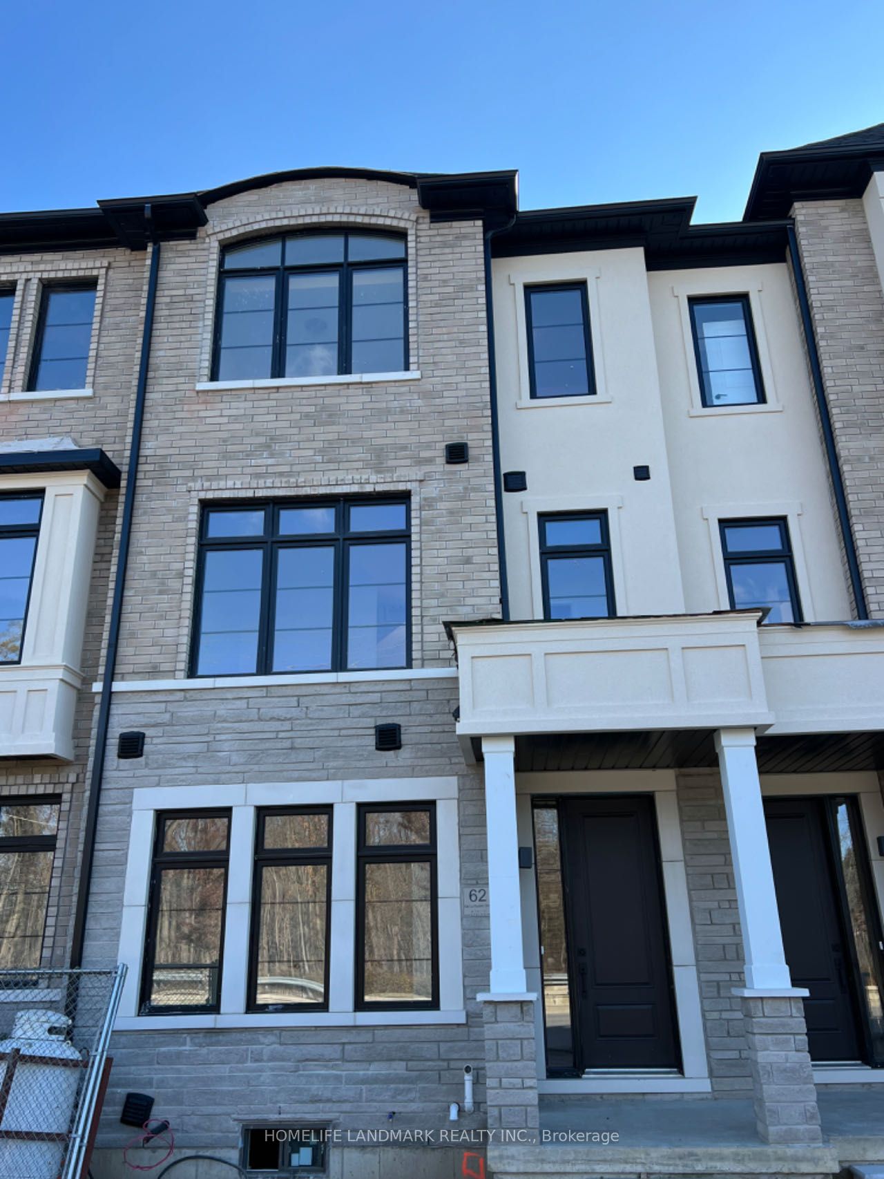 62 De La Roche Drive