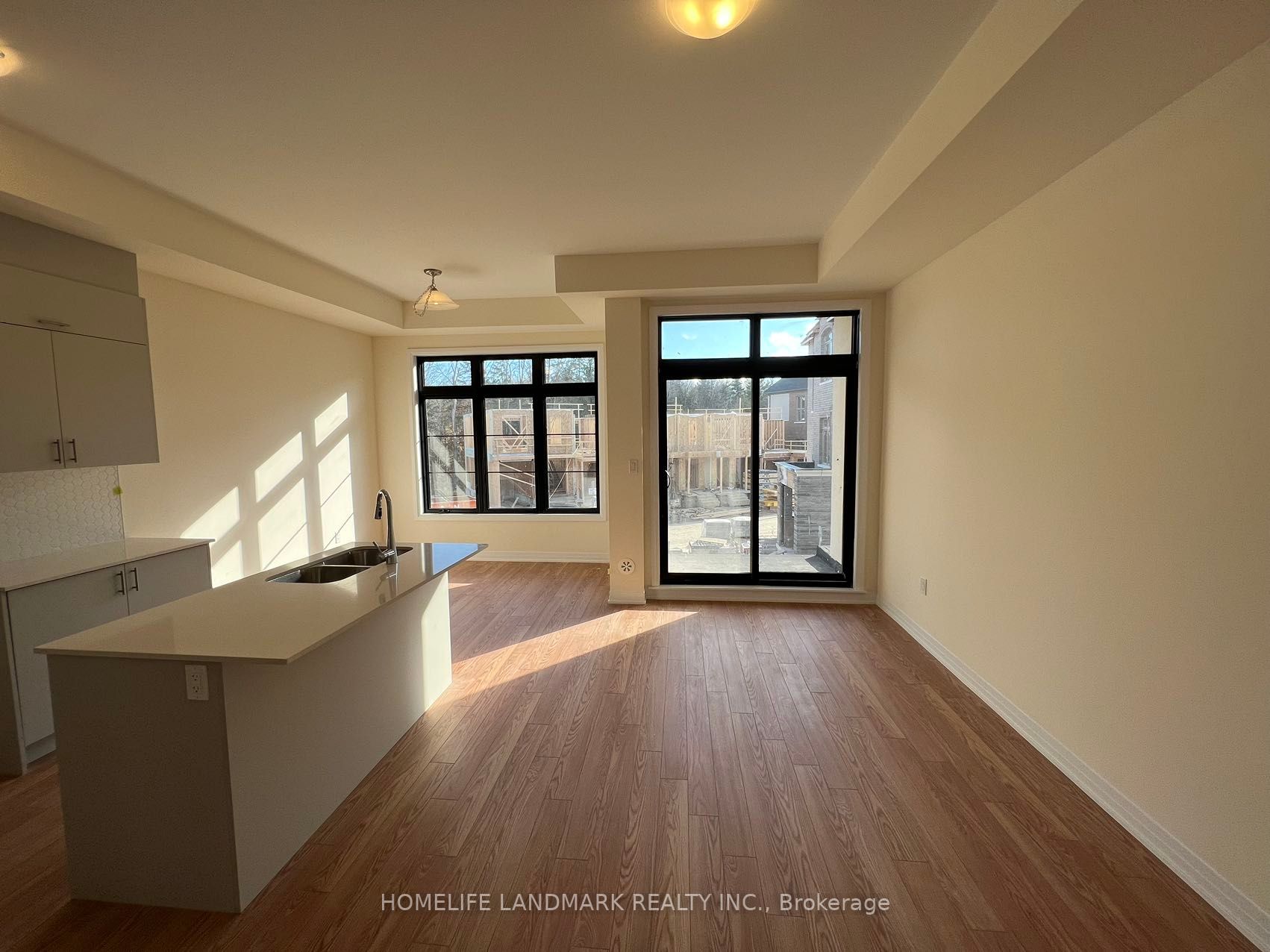 62 De La Roche Dr