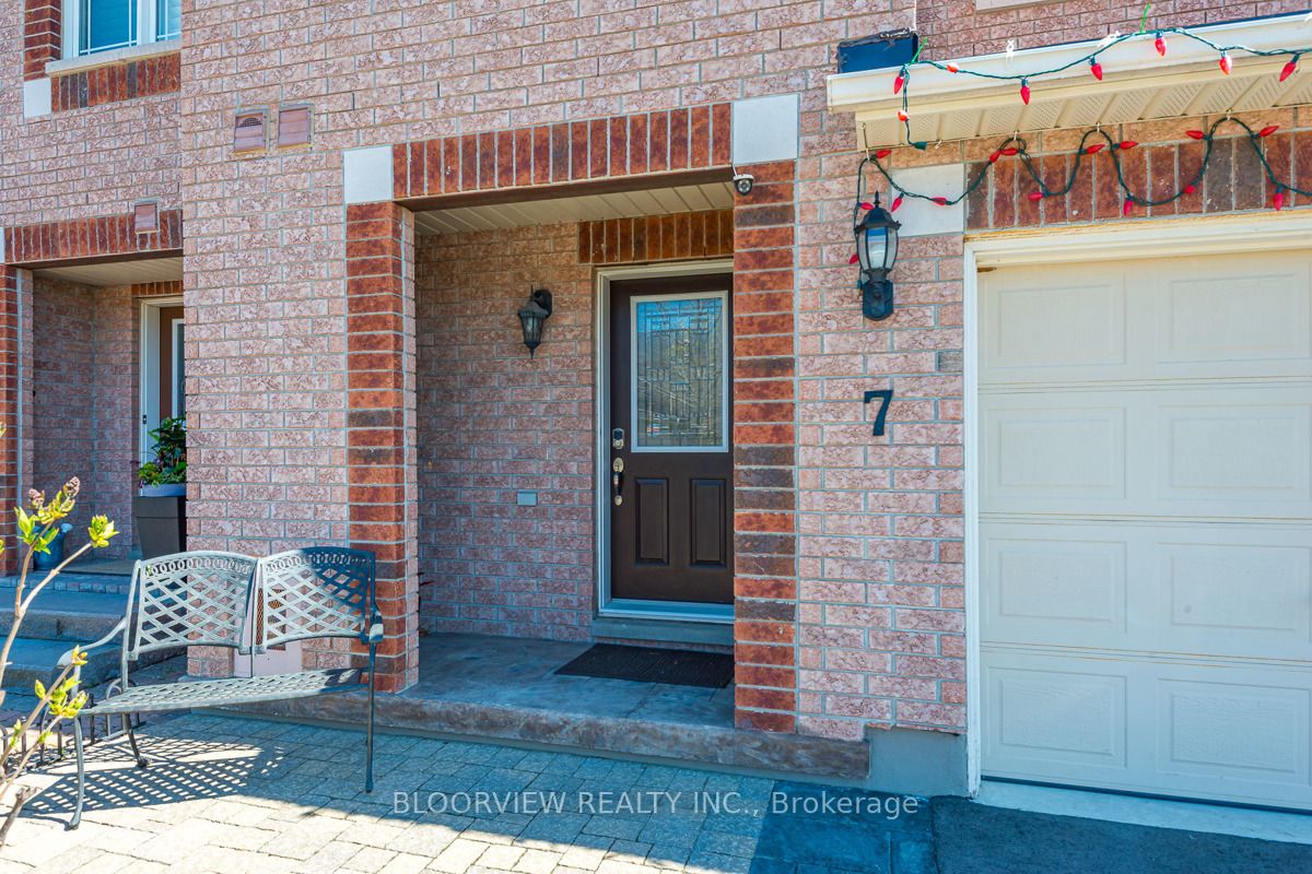 7 Marshview Ave