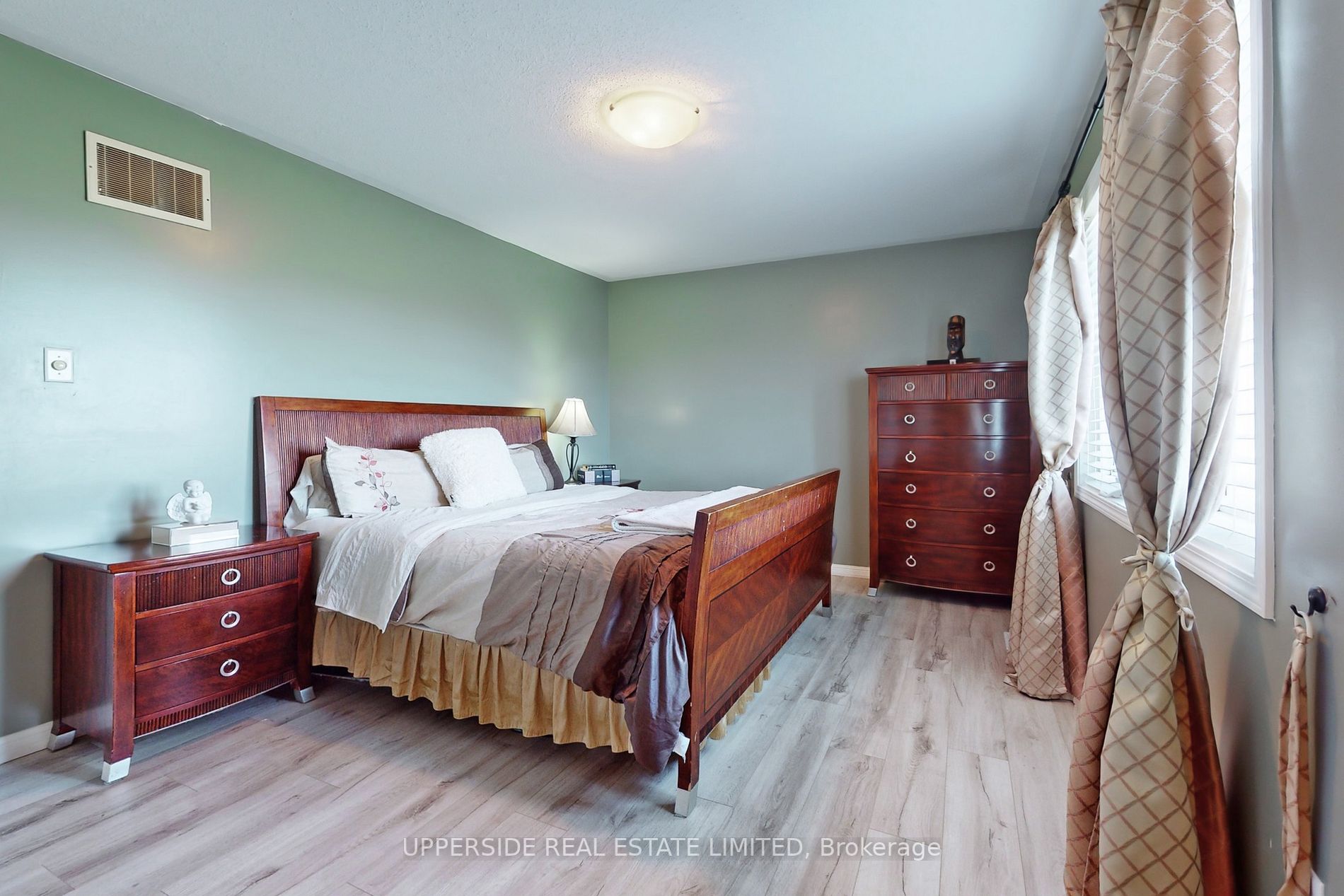 8 John W Taylor Ave