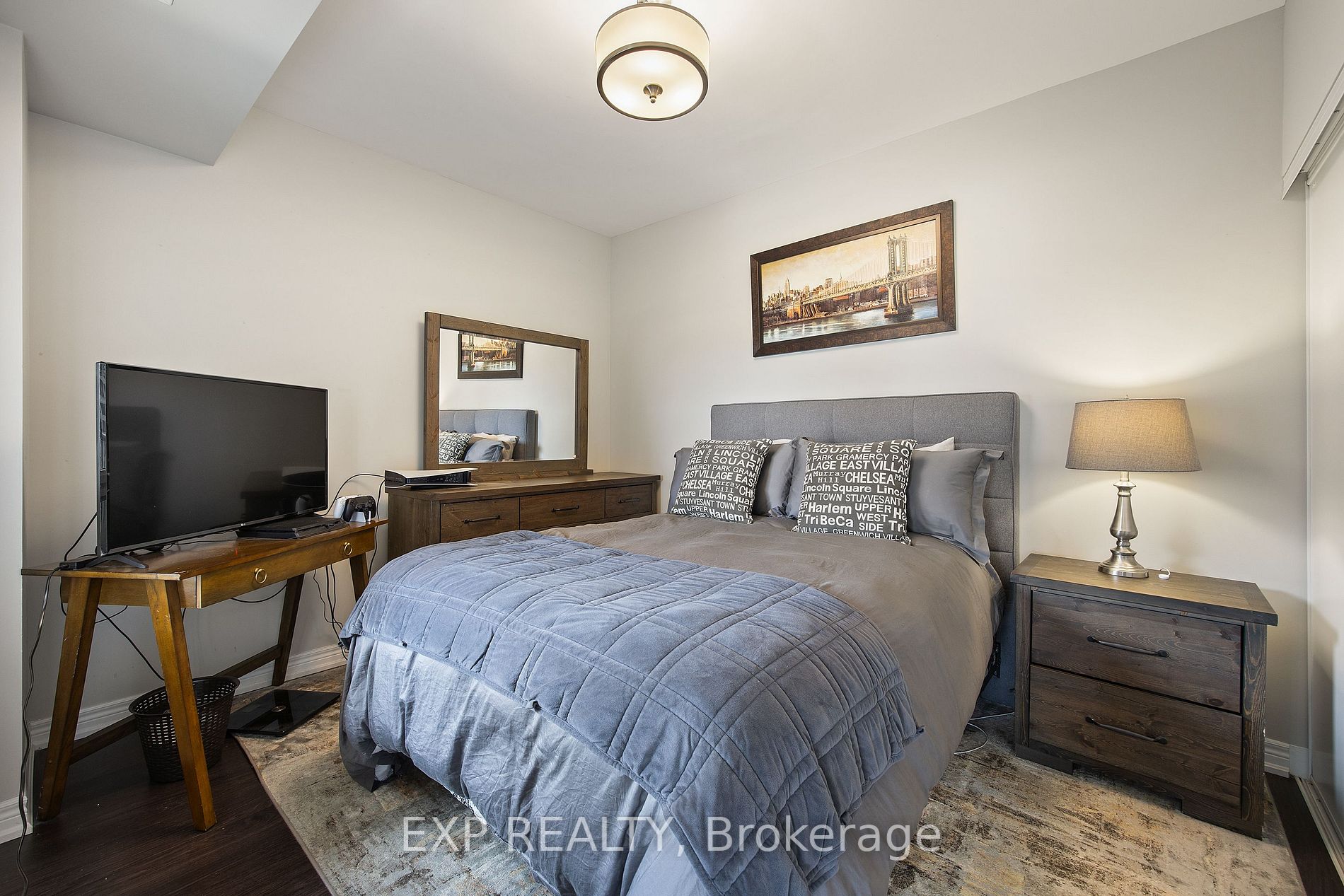 9245 Jane St, #810