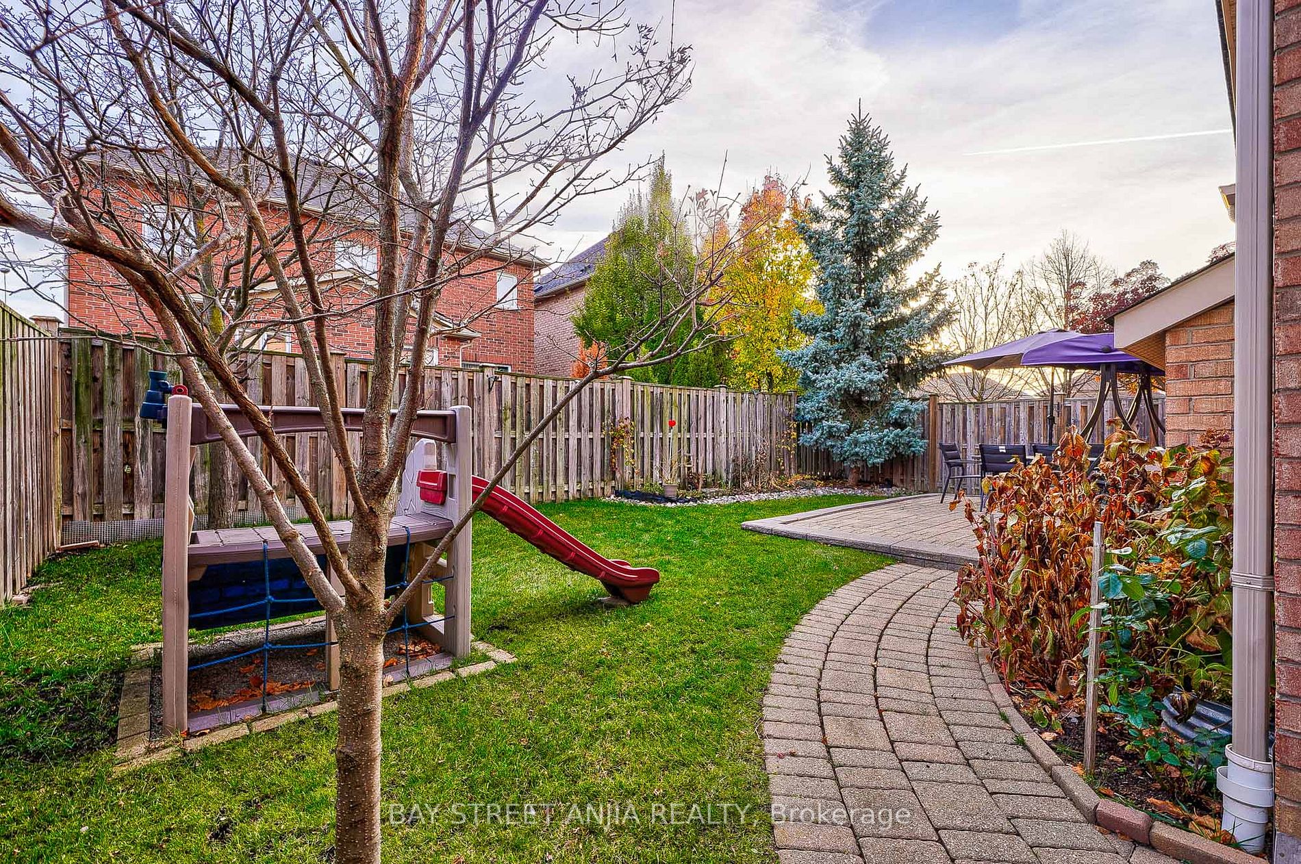 274 Fred Mclaren Blvd