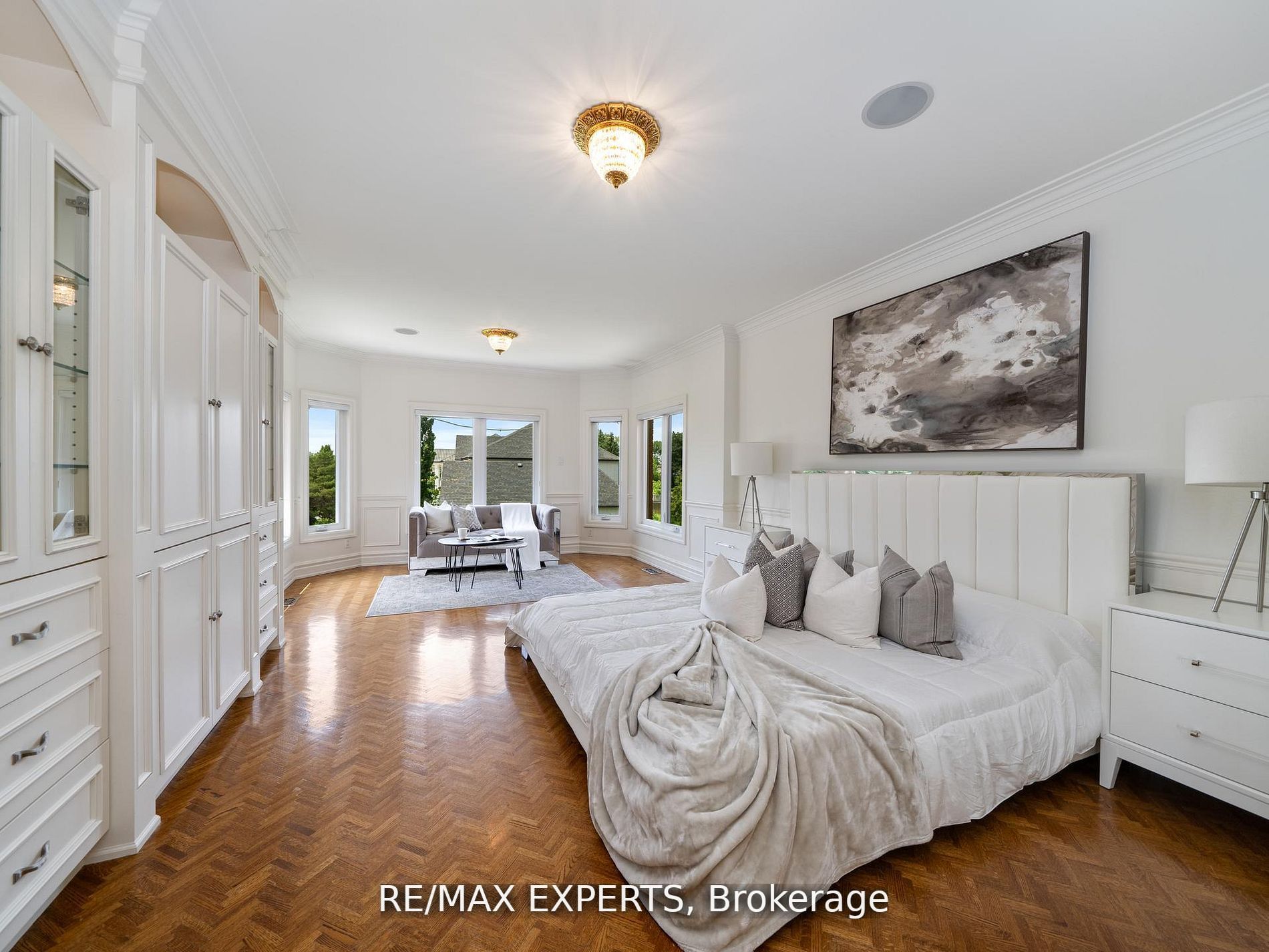 16 Noble St
