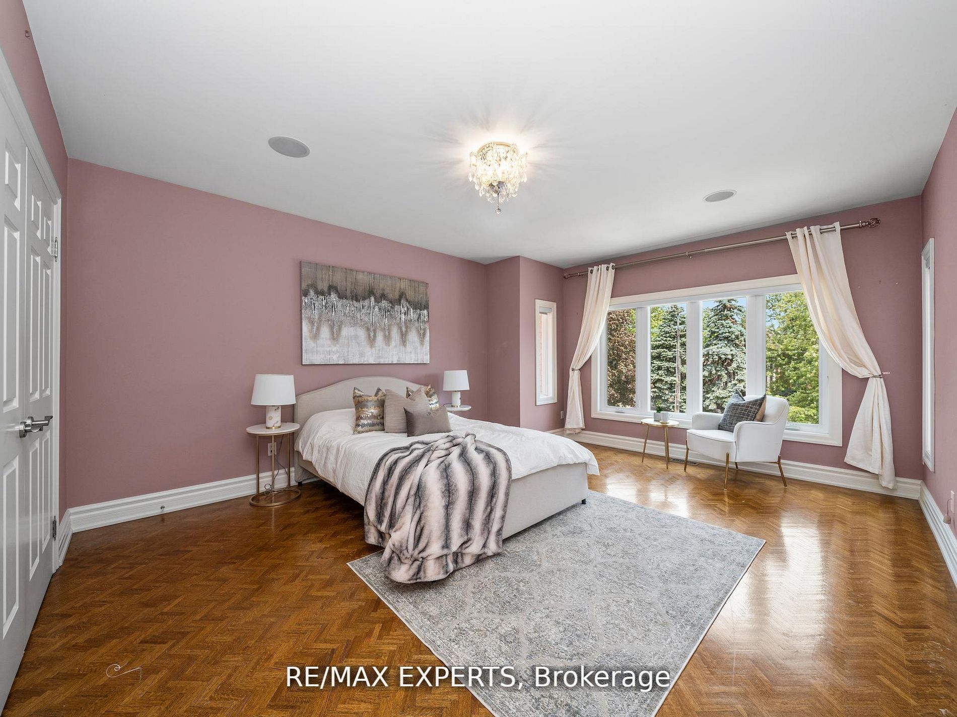 16 Noble St